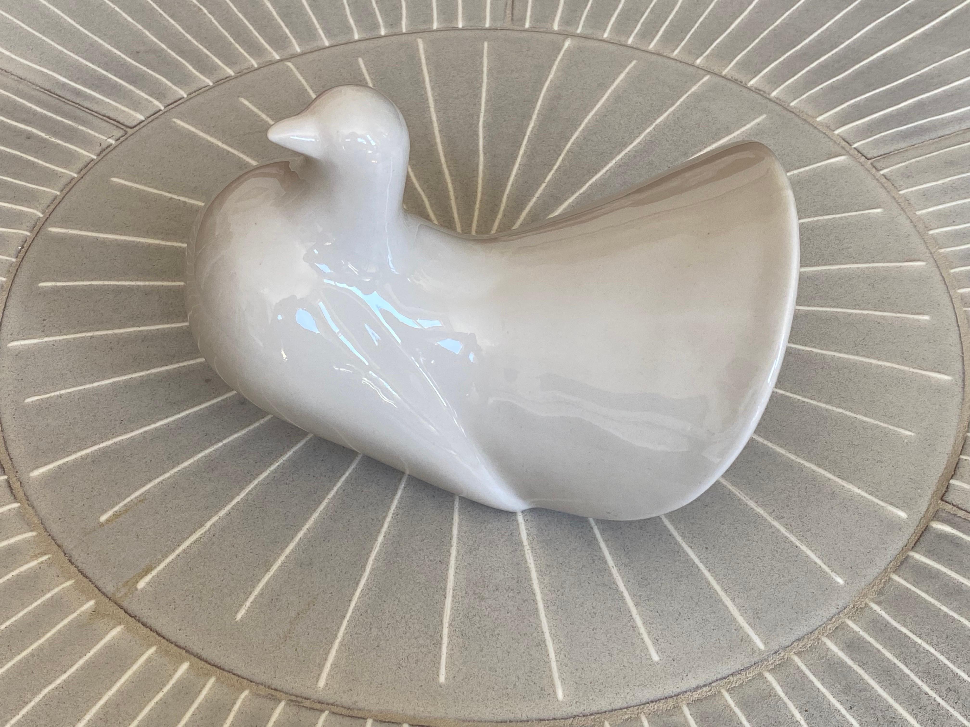 Fired c1950 Art Deco Waylande Gregory Fantail Pigeon Ceramic Pottery Sculpture For Sale