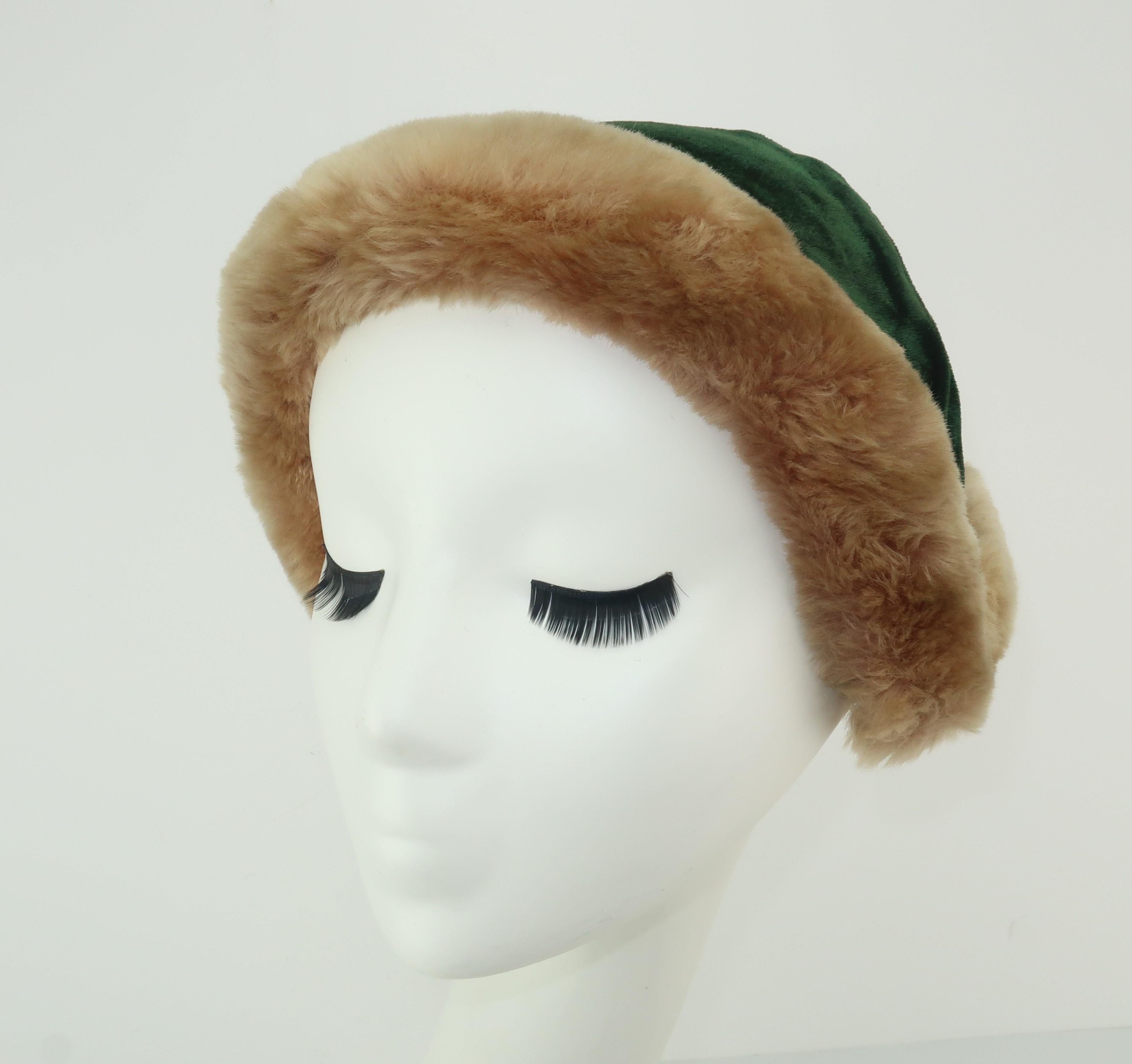 C.1950 Green Velvet Hat With Mouton Trim 3