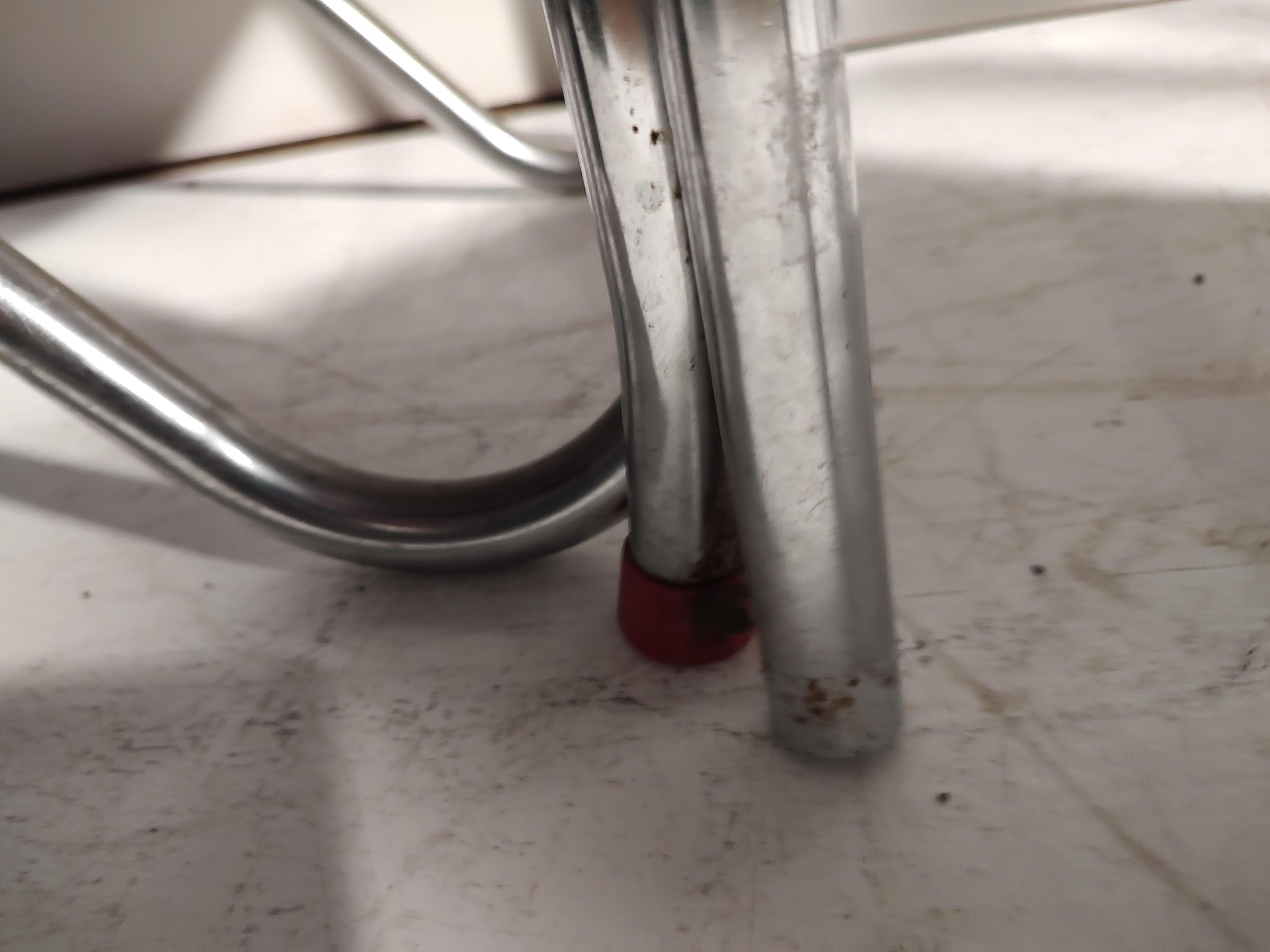 American C1950 Mid Century Chrome & Formica Dining Table & 4 Red Vinyl Sculptural Chairs