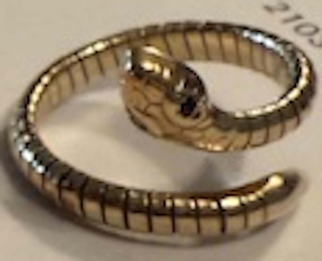 Regency c1960 Anello flessibile con serpente arrotolato e occhi di Greene & Greene, misura da 7 a 10 in vendita