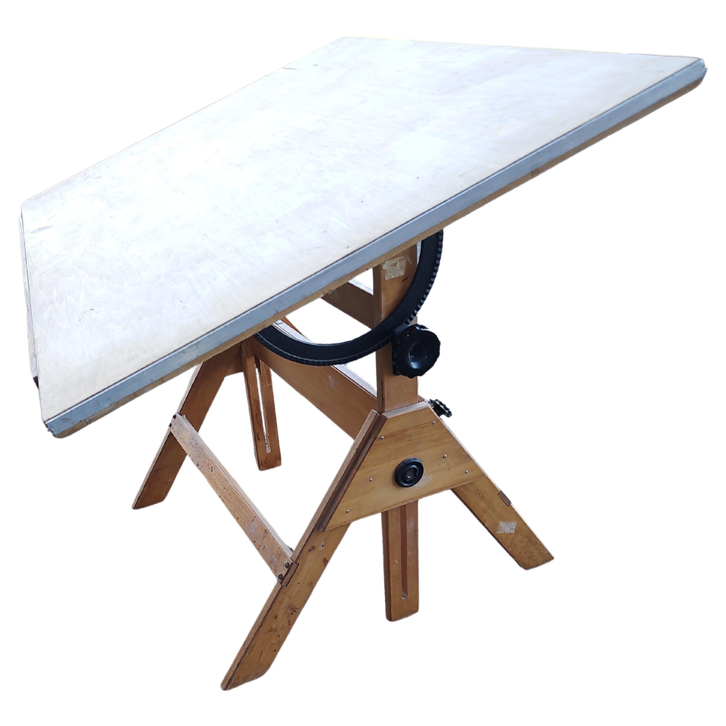 C1960, Ahorn Verstellbare Zeichnung Kunst Industrie Tisch (Handgefertigt) im Angebot