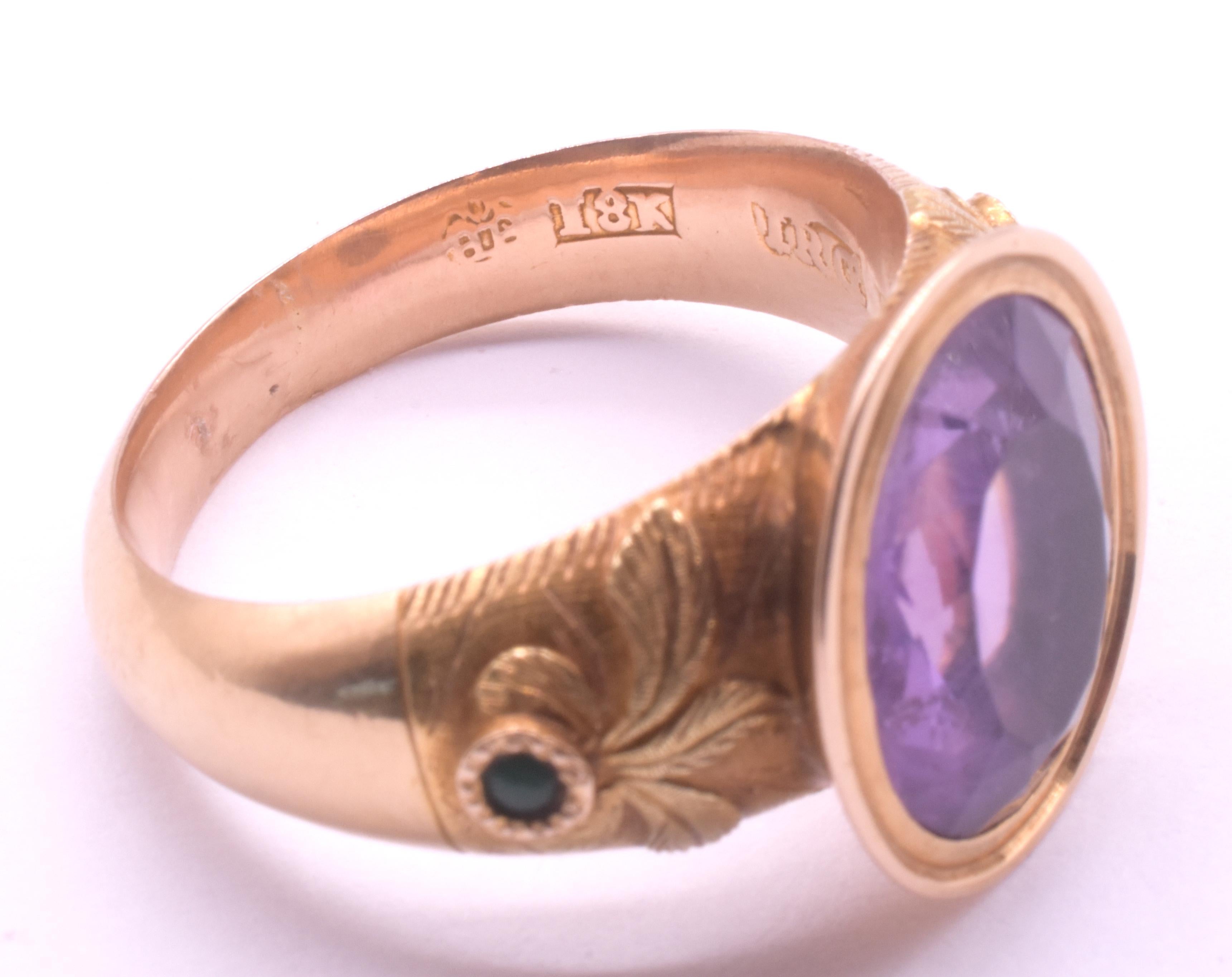 C1960 Signet Ring with Amethyst Stone and Floral Carved Shoulders In Good Condition For Sale In Baltimore, MD