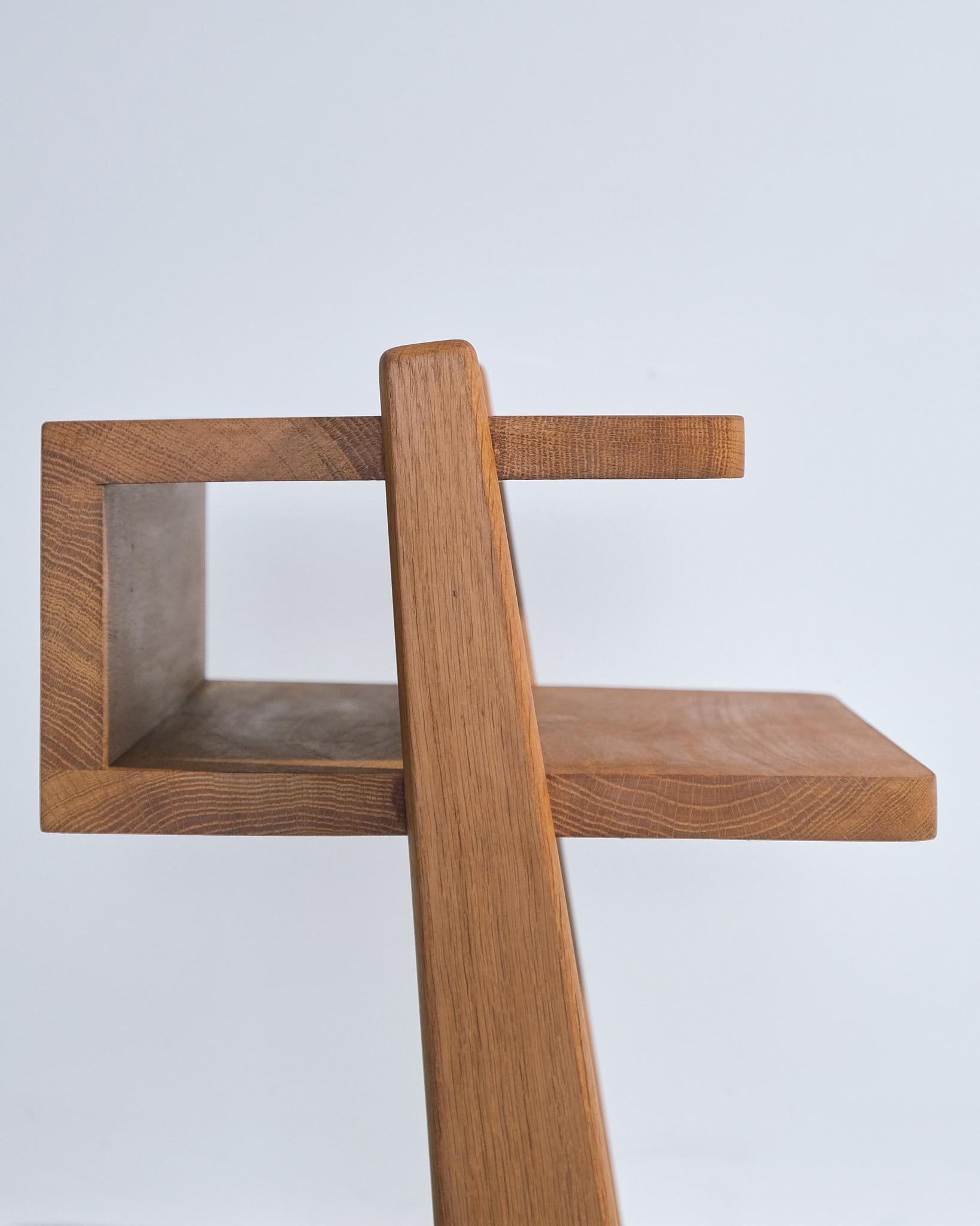 Français A.I.C. 1960 Guillerme et Chambron Table d'appoint à étagères Edition Votre Maison en vente