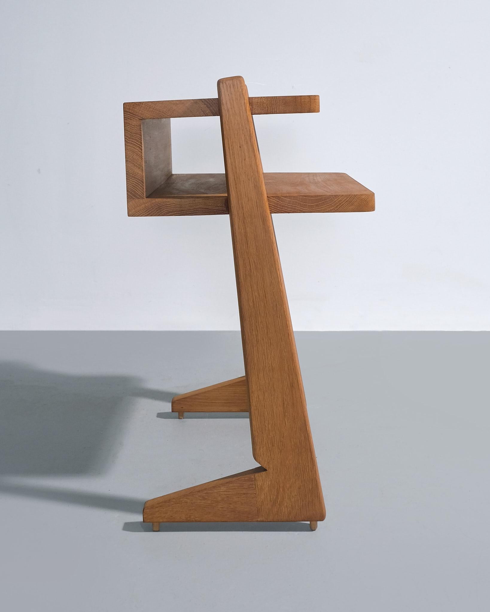 Chêne A.I.C. 1960 Guillerme et Chambron Table d'appoint à étagères Edition Votre Maison en vente
