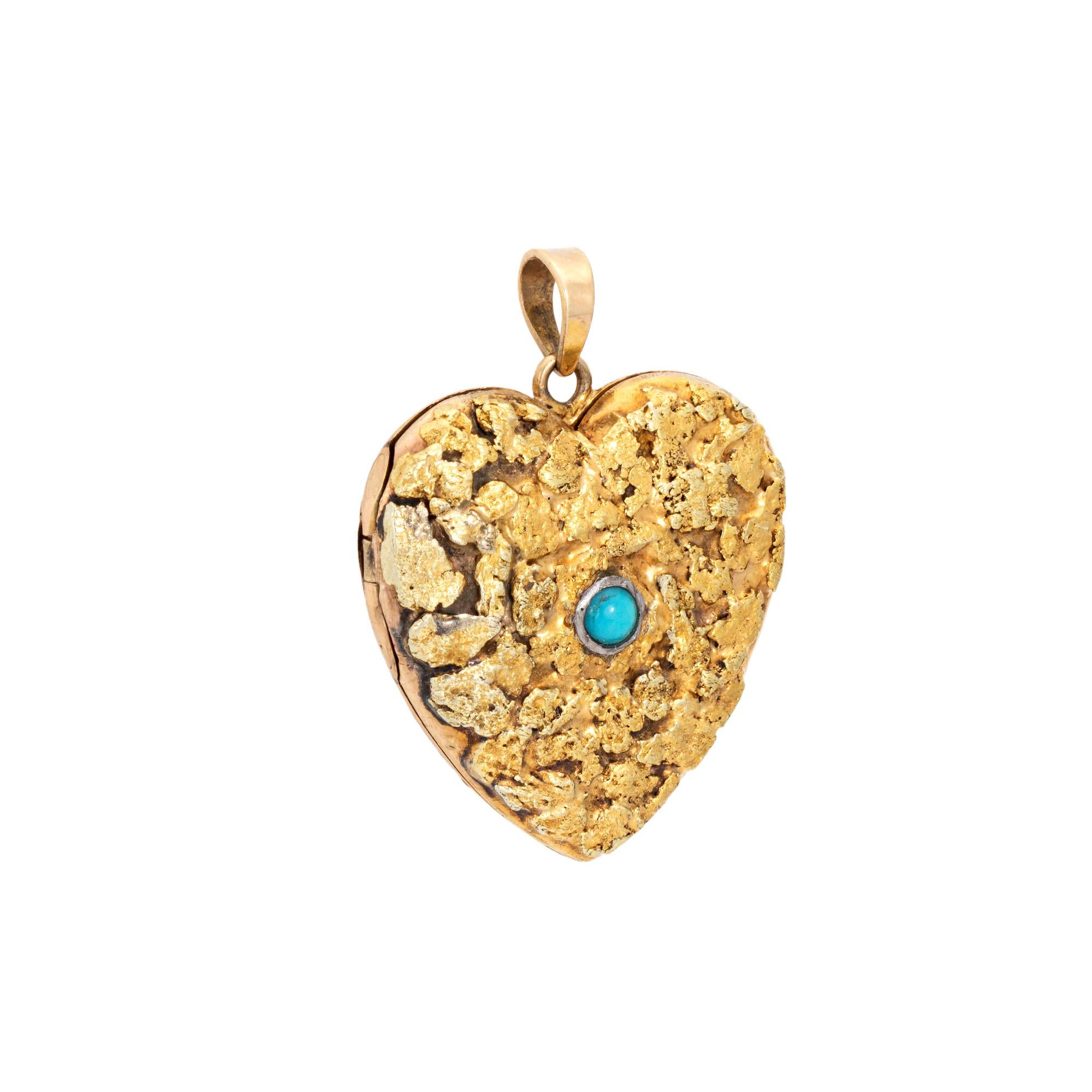 Cabochon c1960s Cuore di pepita medaglione d'epoca in oro 10k ciondolo turchese gioielli in vendita
