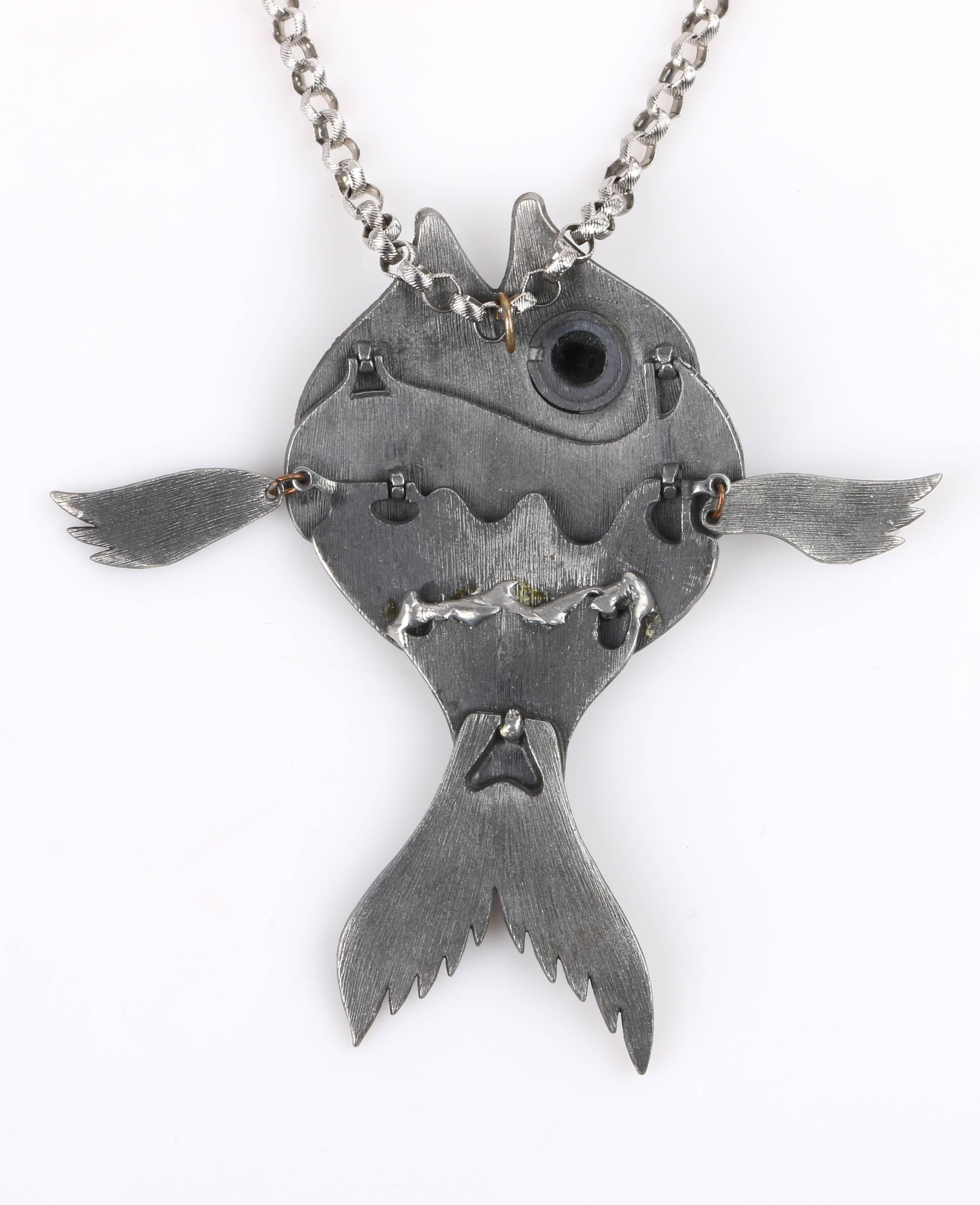 c.1960's Large Silver Articulated Fish Pendant Modernist Statement Necklace In Good Condition In Thiensville, WI
