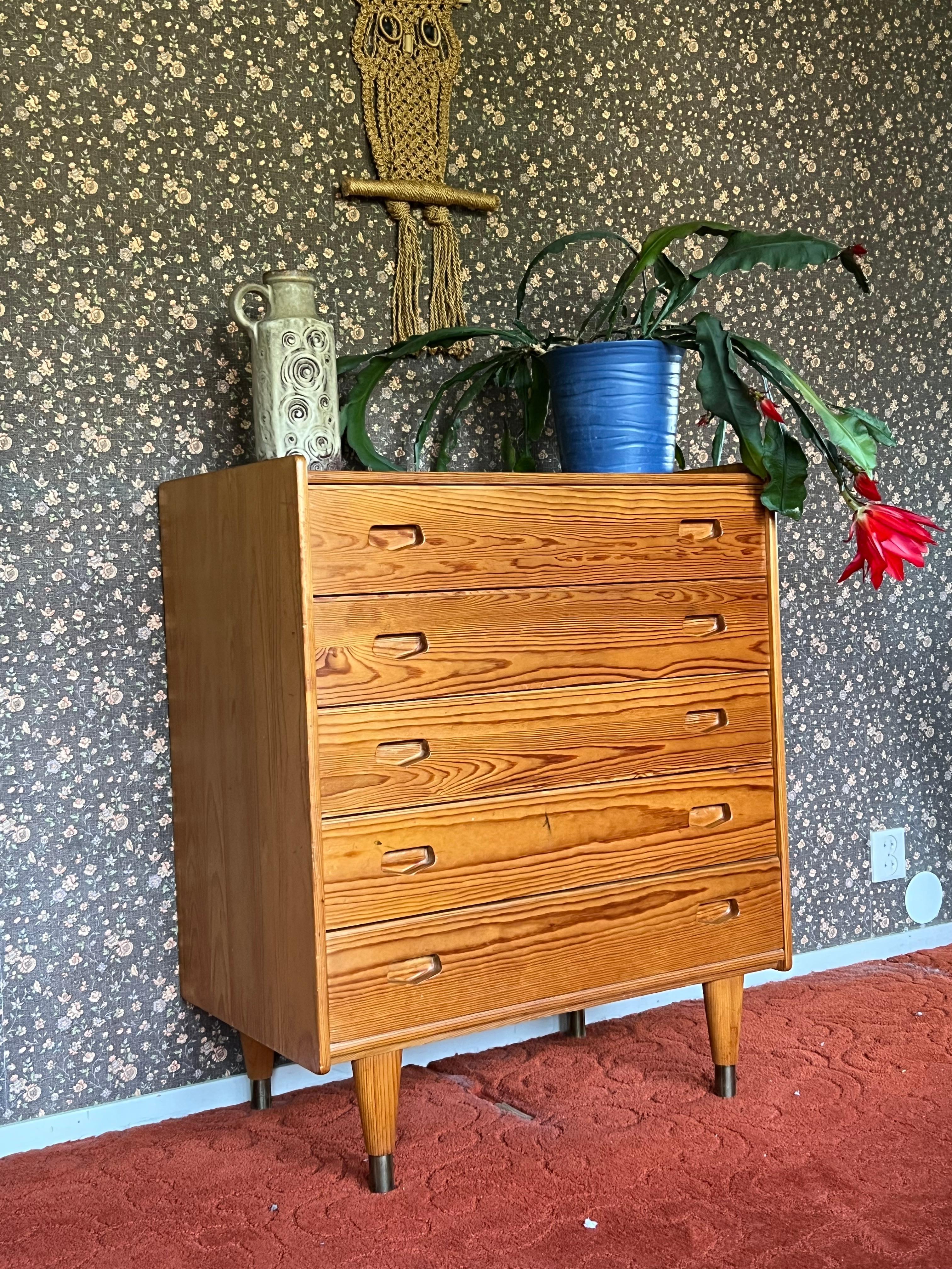 c.1960s Cómoda de pino Nature, Diseño escandinavo / danés / nórdico en Bueno estado para la venta en Skien, NO