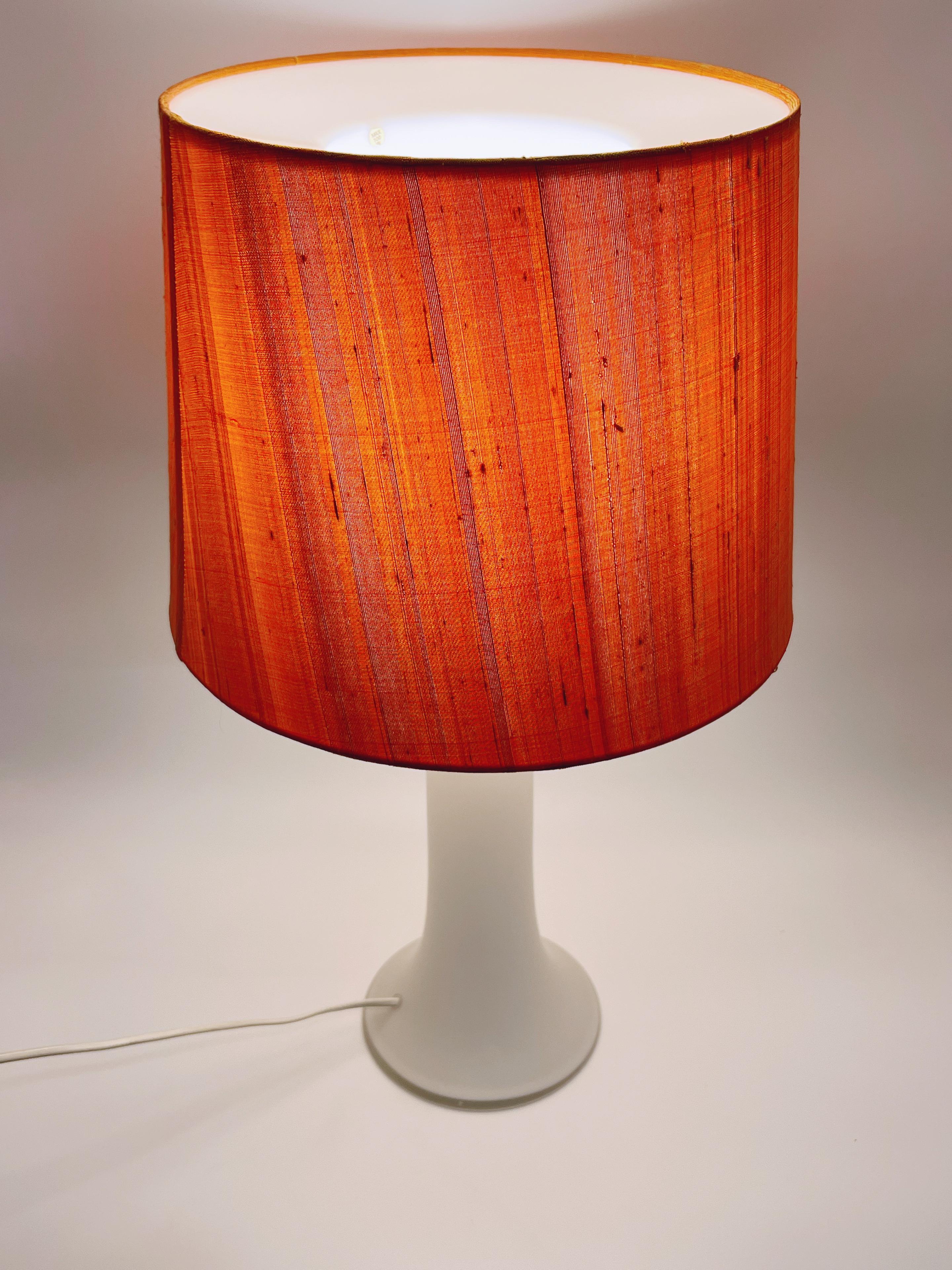 c.1960 Lámpara de sobremesa de diseño sueco, Uno & Östen Kristiansson para LUXUS en venta 10