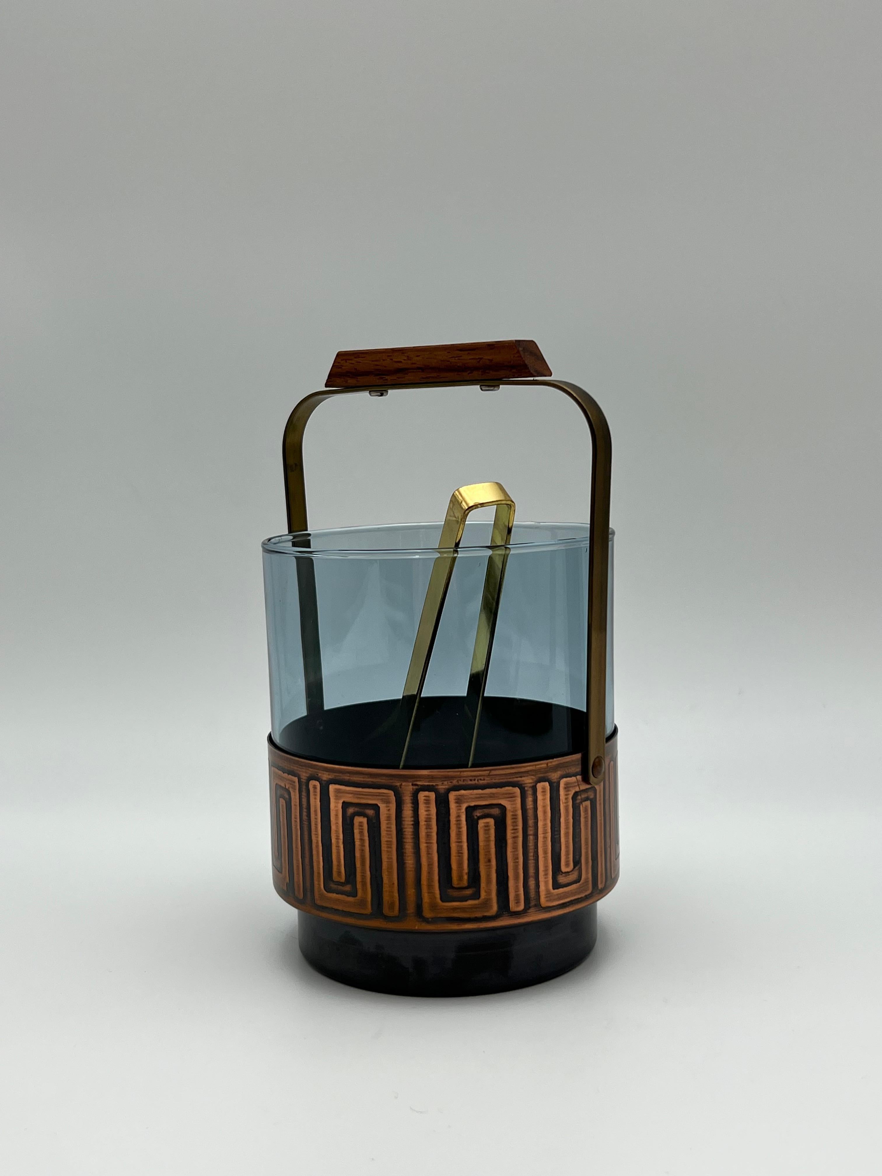 c.1960s Teak & Kupfer Eiswürfelbehälter, Rauchglas, skandinavisches Design im Zustand „Gut“ im Angebot in Skien, NO