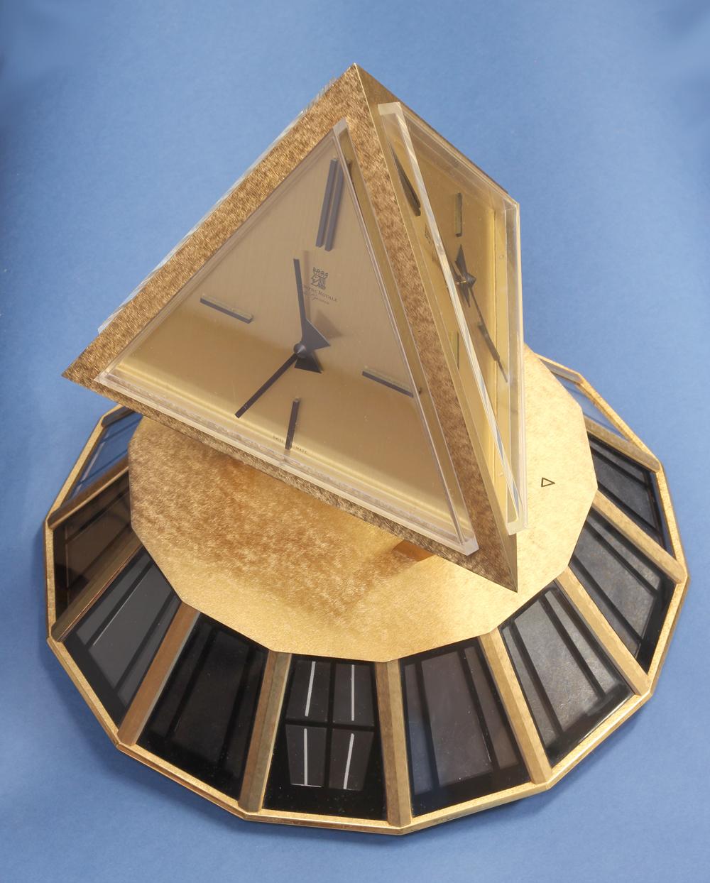 solar mantel clock
