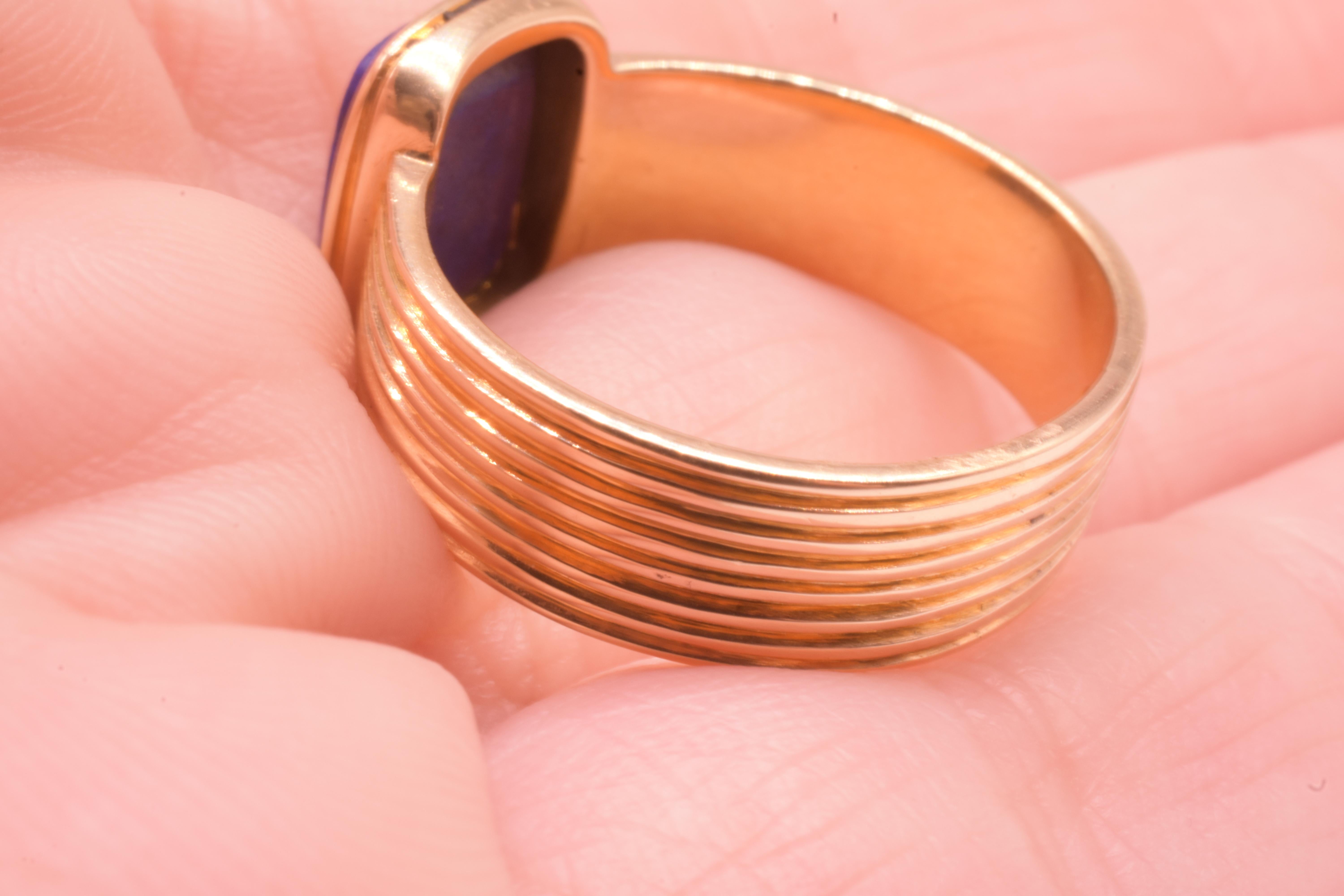C1970 18 Carat Modern Lapis Signet Ring with Reeded Band For Sale 5
