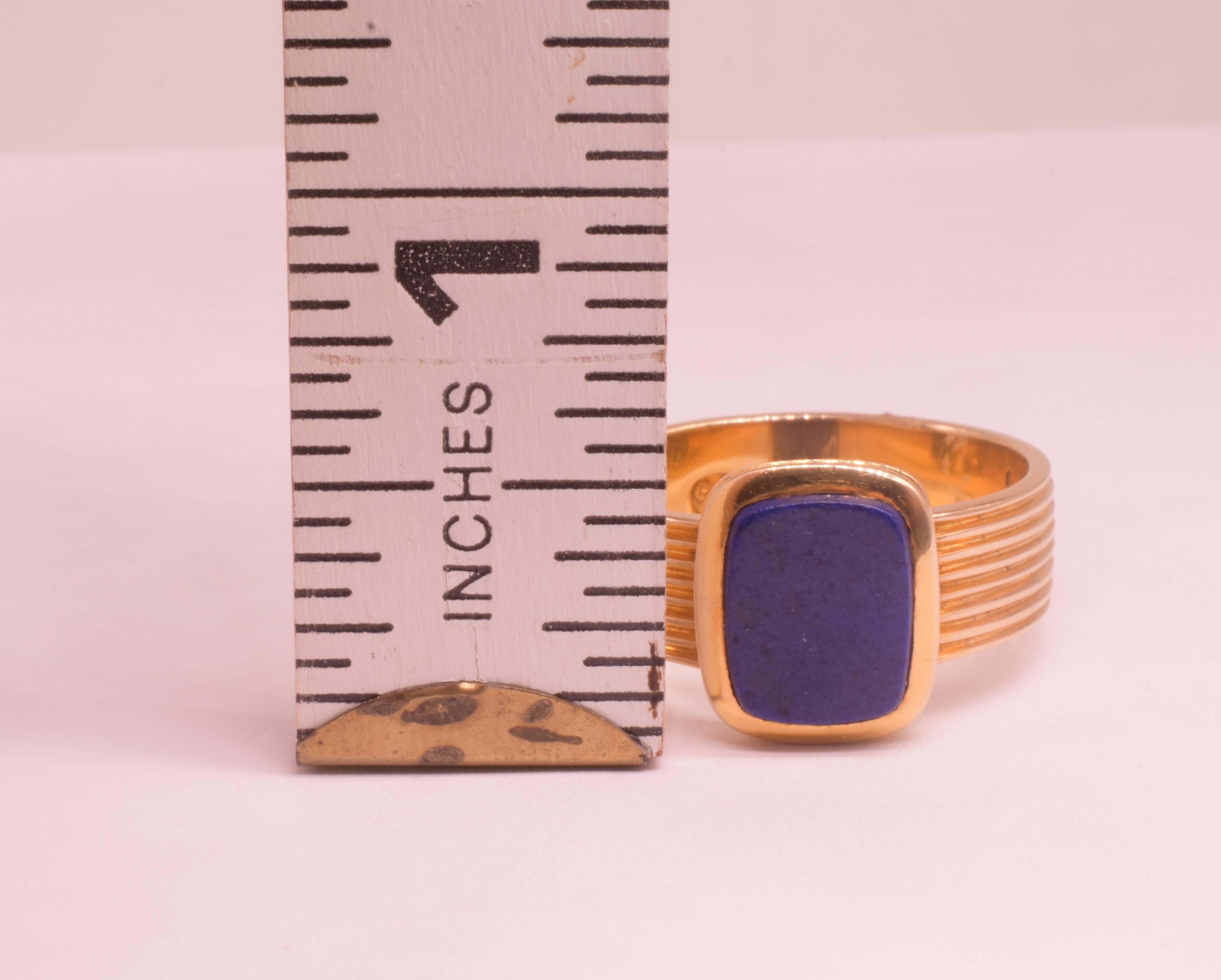 C1970 18 Carat Modern Lapis Signet Ring with Reeded Band For Sale 9