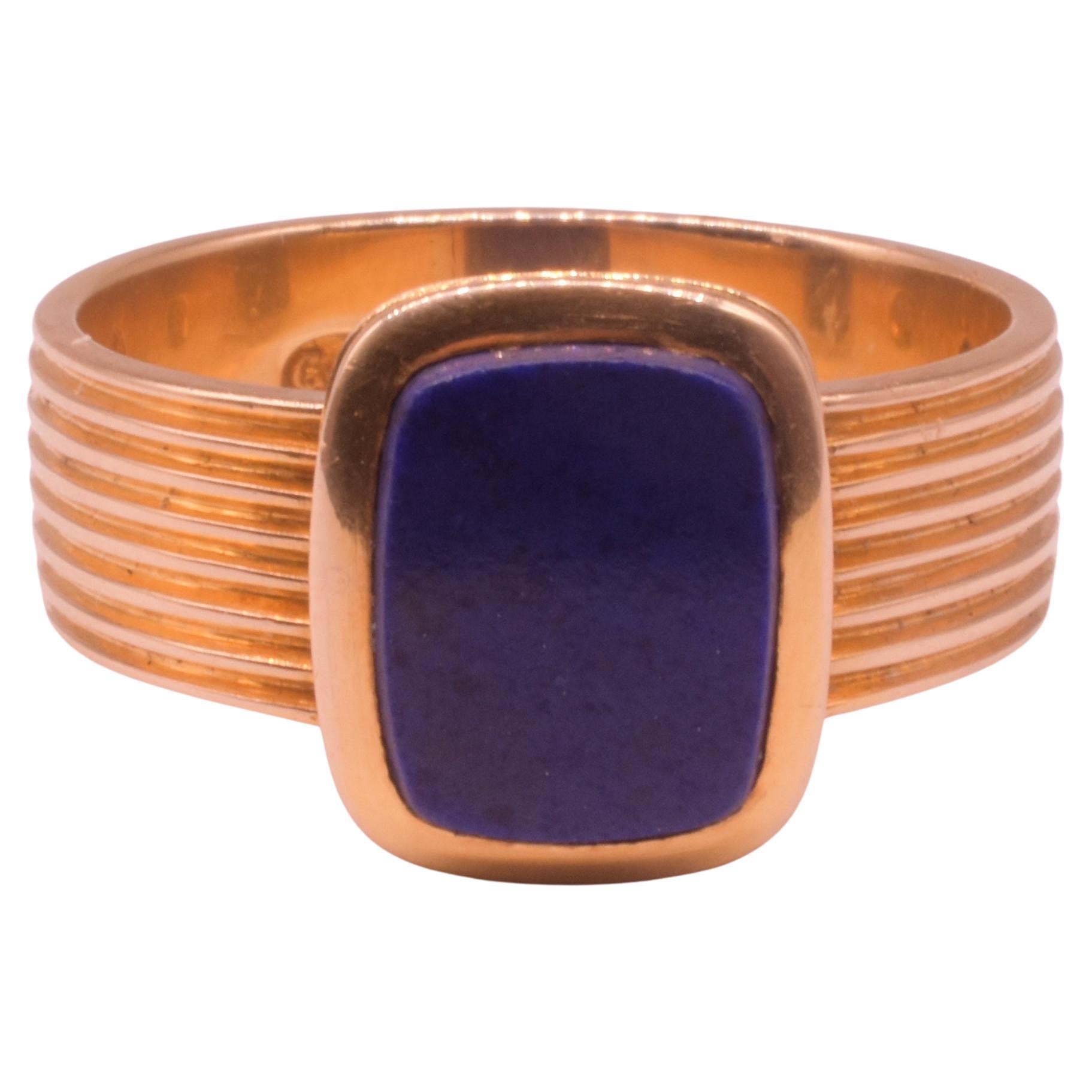 Women's or Men's C1970 18 Carat Modern Lapis Signet Ring with Reeded Band For Sale