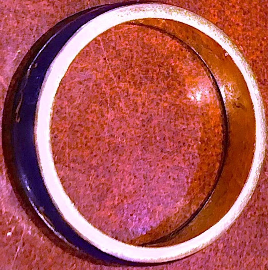 da uomo o donna C1970 Anello a fascia con smalto blu guilloché 18 carati sz 8 in vendita