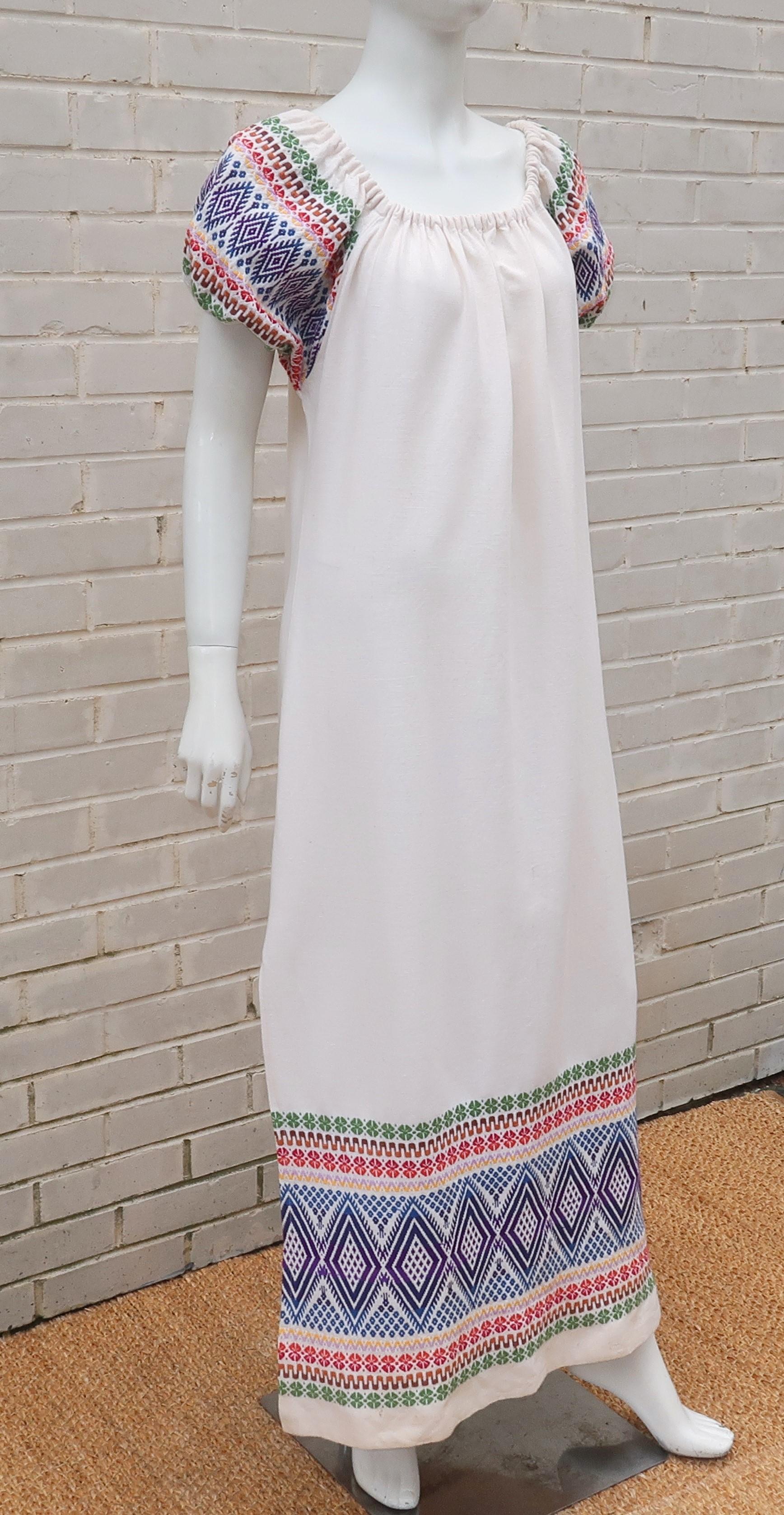 C.1970 Boho Maxi Smock Dress With Colorful Design In Good Condition In Atlanta, GA