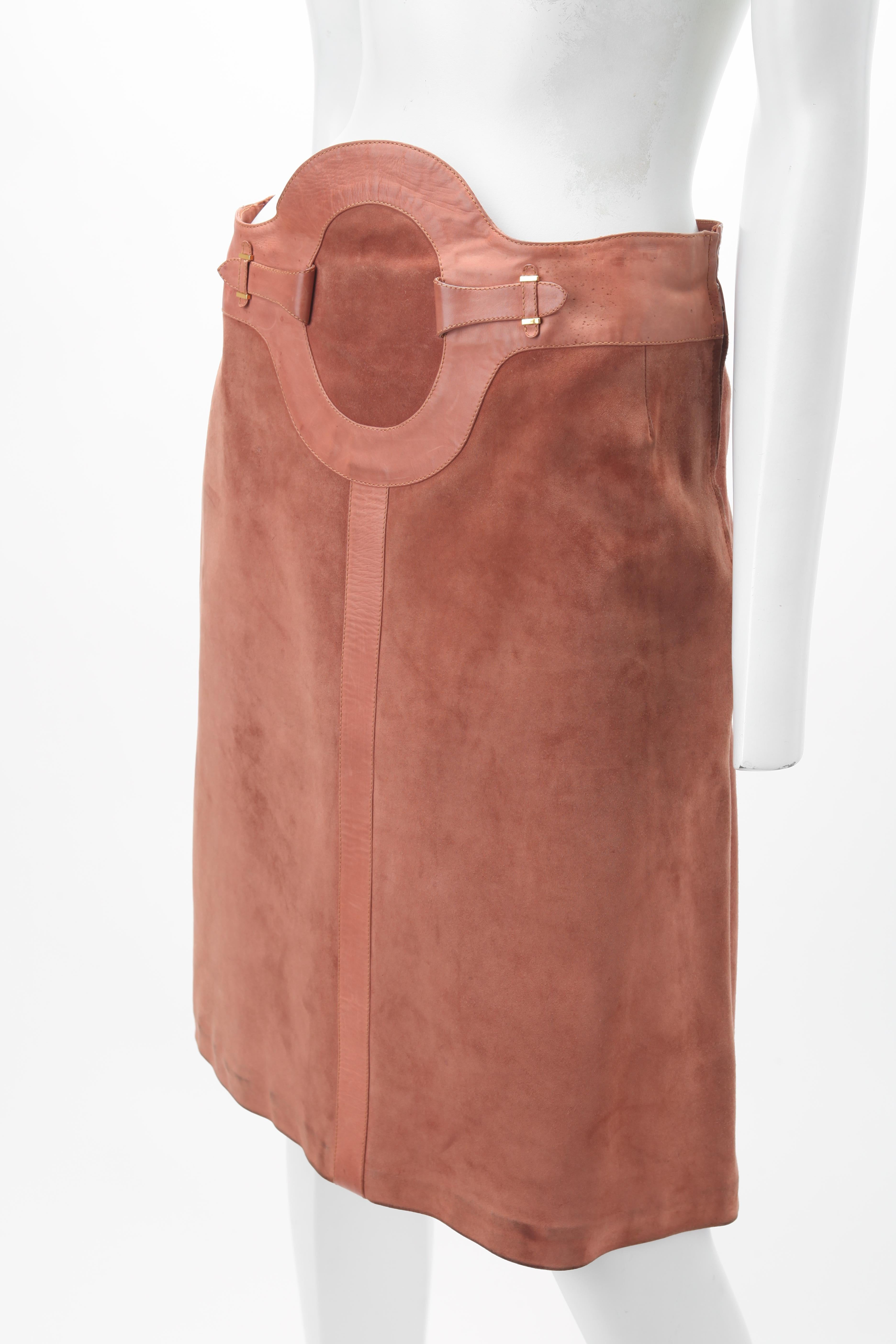 c.1970s Archival GUCCI Camel Suede A-Line Skirt In Good Condition For Sale In New York, NY