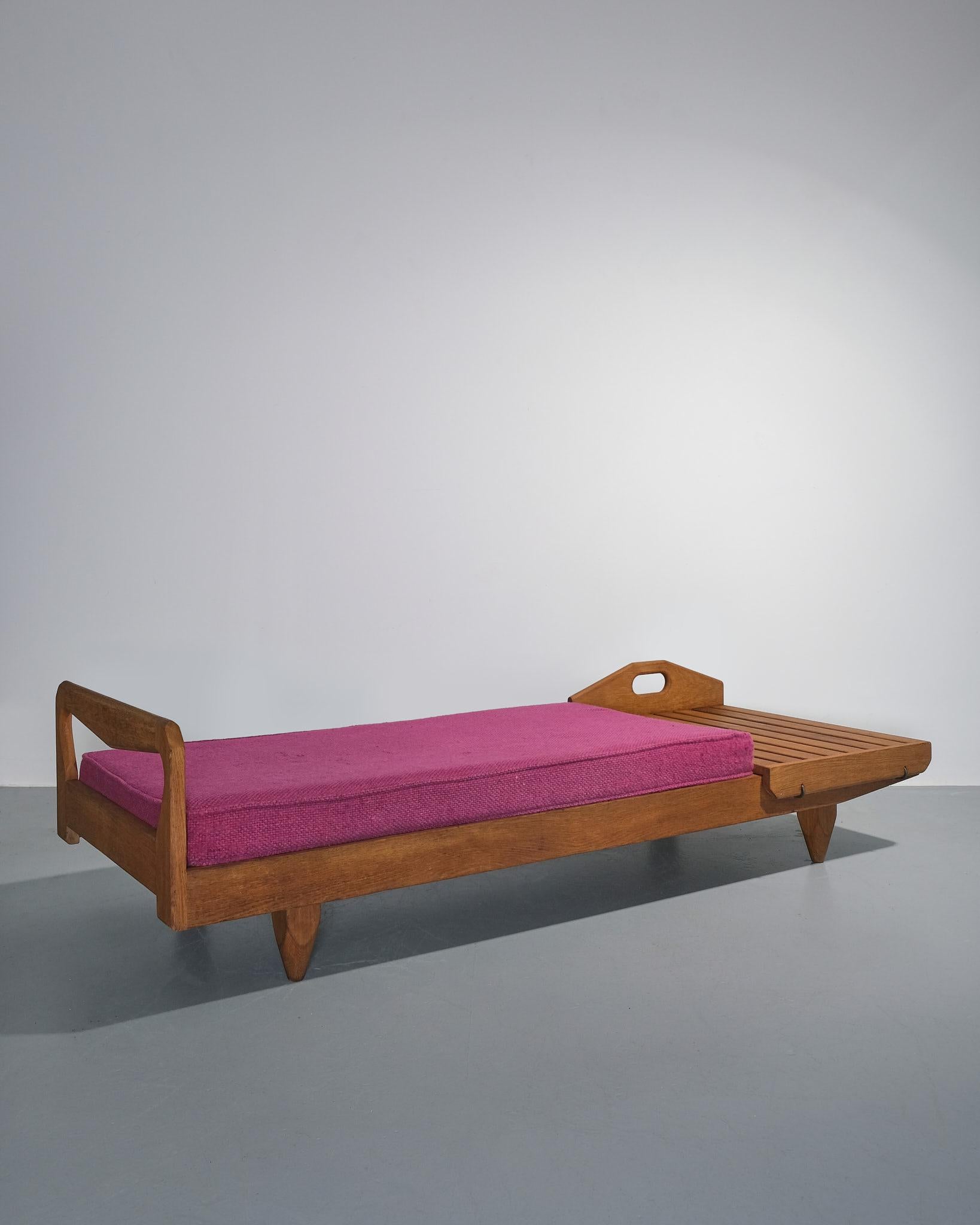 Mid-Century Modern C.1970 Guillerme et Chambron Canapé / lit de jour bas Edition Votre Maison en vente