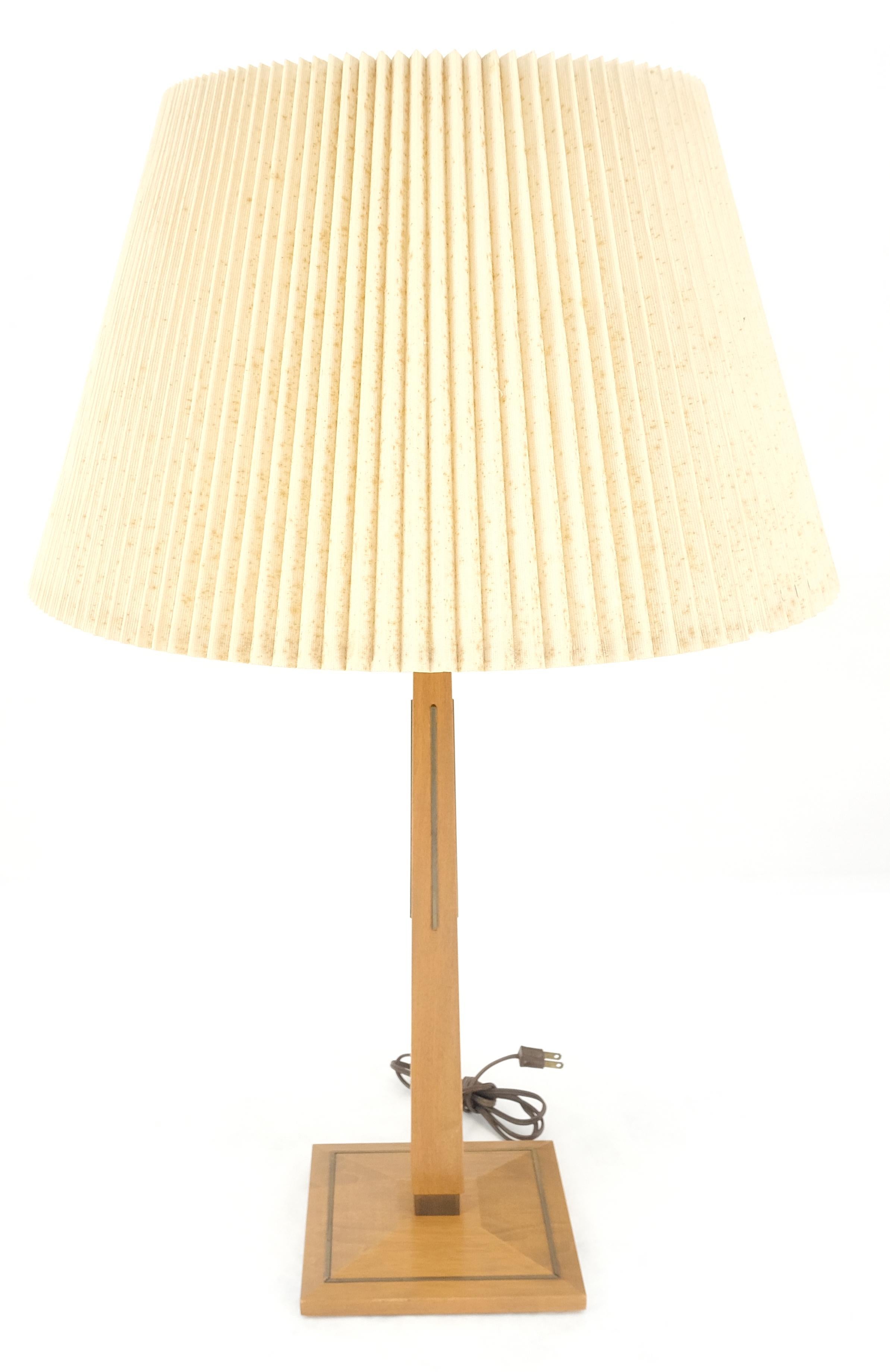 American c1970s Solid Walnut Brass Inlay Obelisk Style Shape Square Base Table Lamp MINT! For Sale