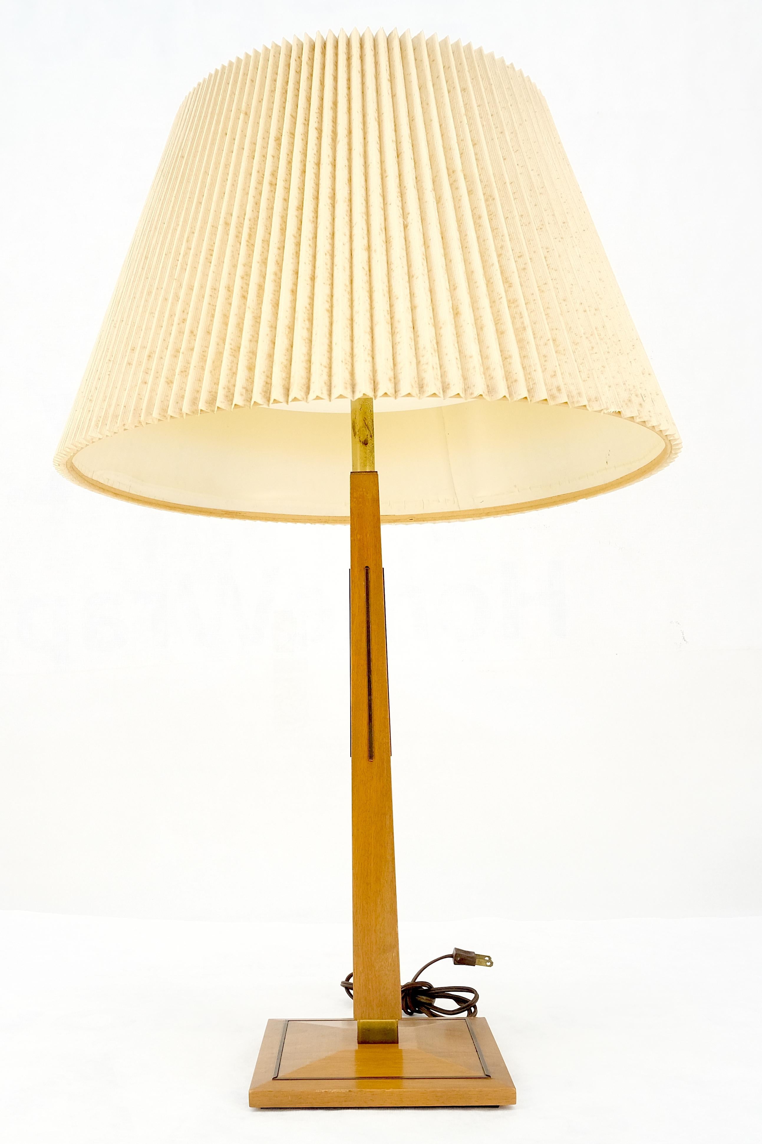 20th Century c1970s Solid Walnut Brass Inlay Obelisk Style Shape Square Base Table Lamp MINT! For Sale