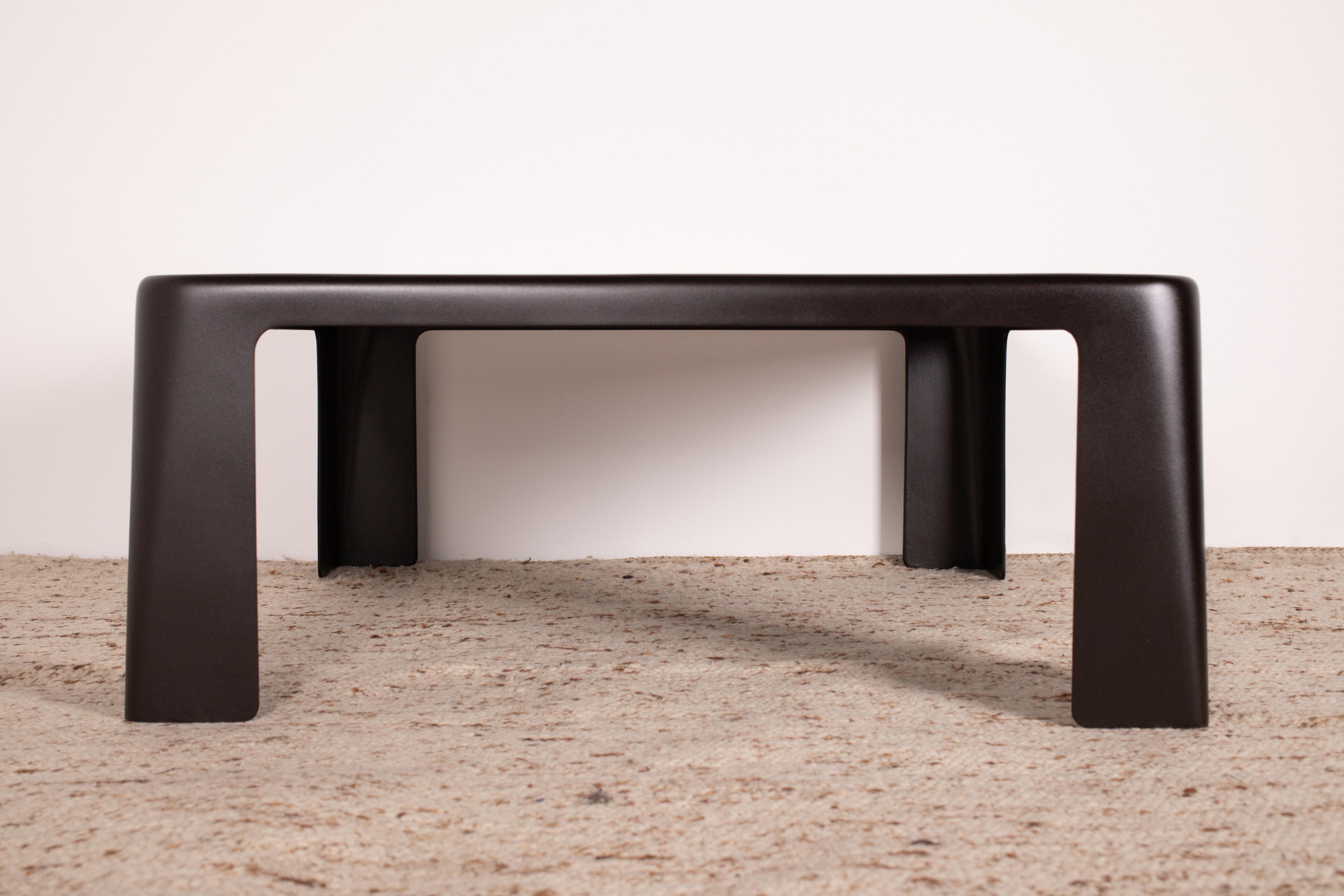 Very early Organic Modern table by Mario Bellini for C&B Italia (before B&B Italia) dating to 1971-1973. Constructed of molded fiberglass, not plastic like modern reproductions.

Professionally re-sprayed in accurate satin chocolate brown using