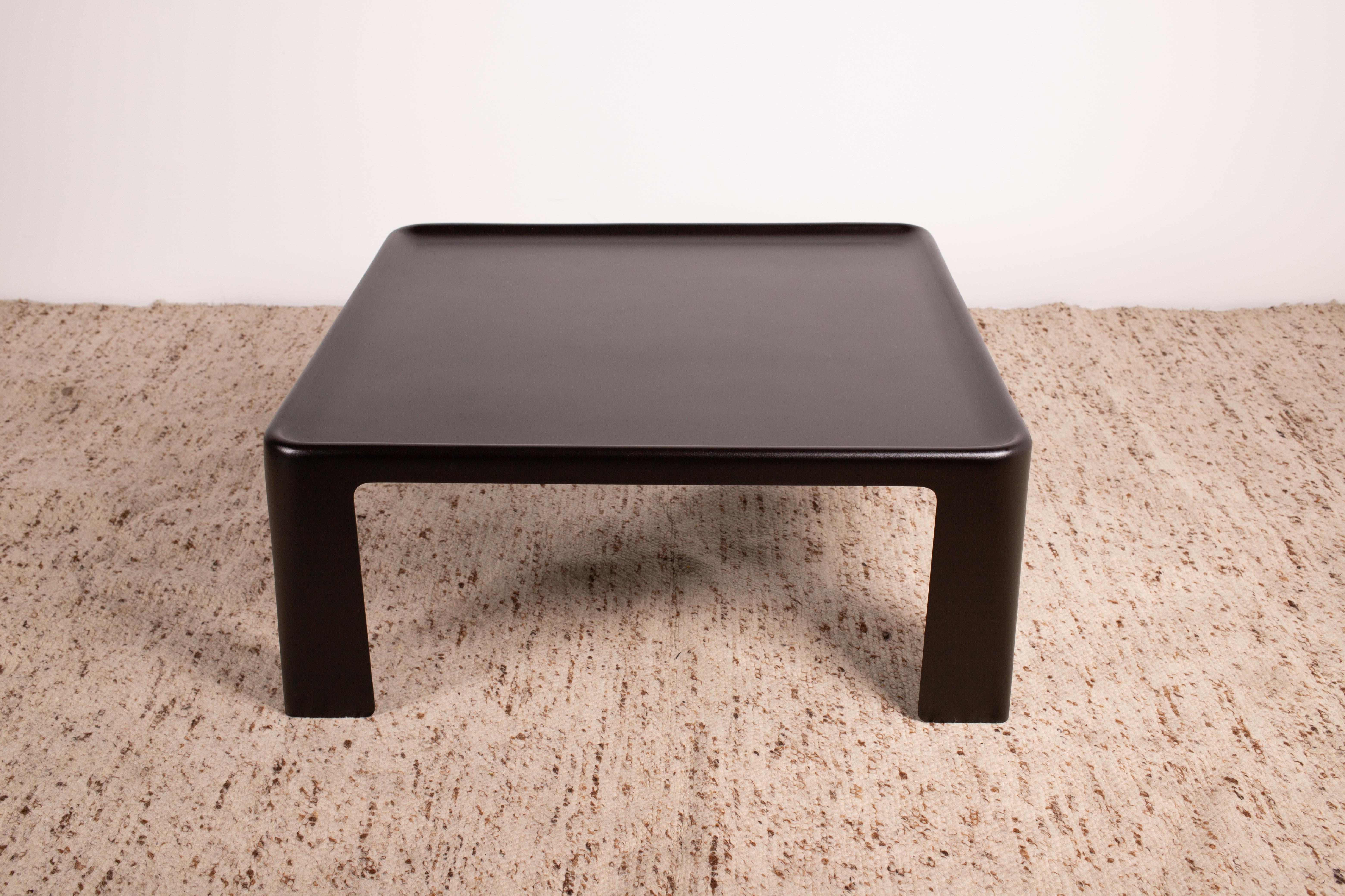 Organic Modern c.1972 C&B Italia Firberglass Amanta Coffee Table by Mario Bellini