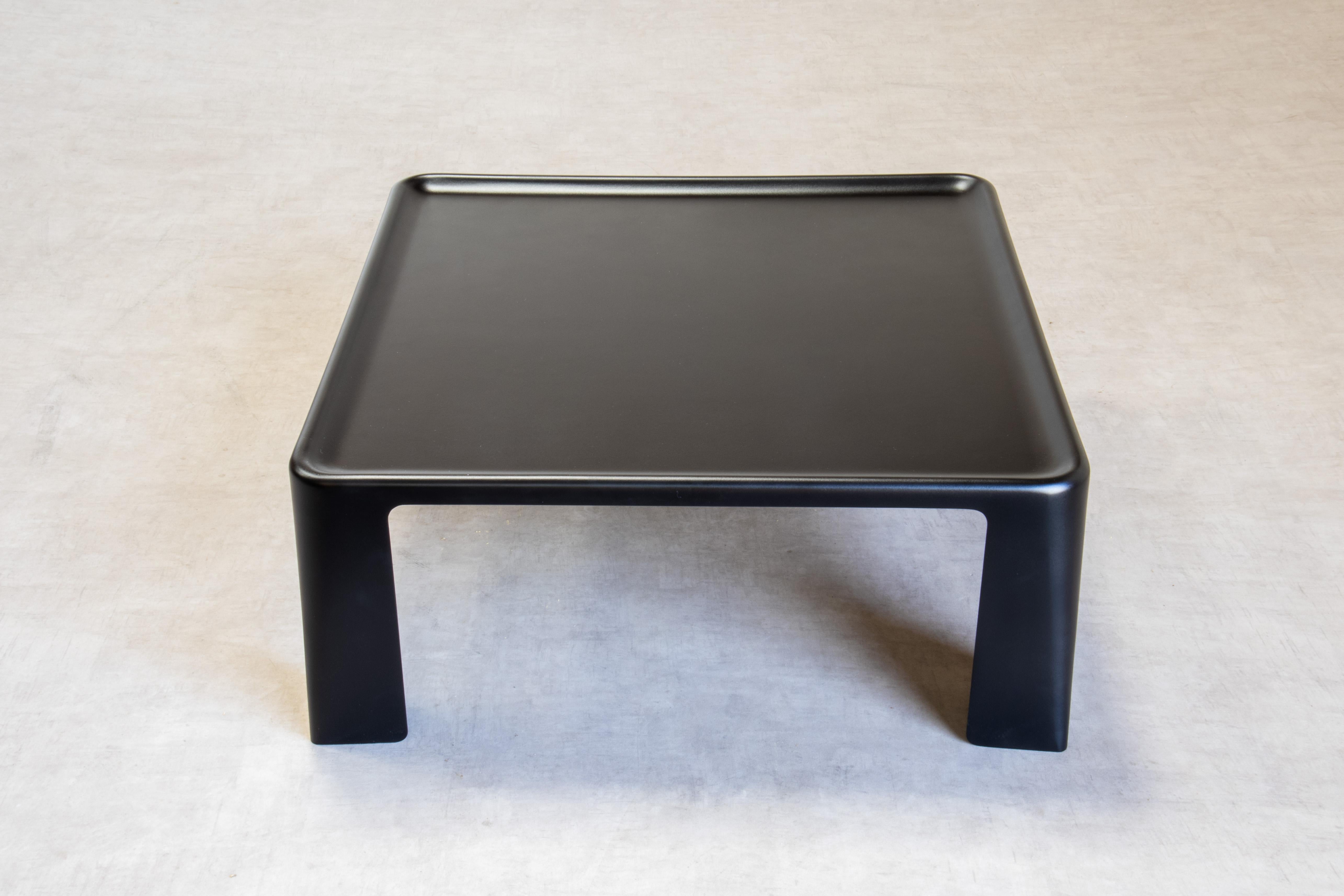 c.1972 C&B Italia Mesa baja cuadrada Amanta de Mario Bellini Negro satinado Italiano en venta
