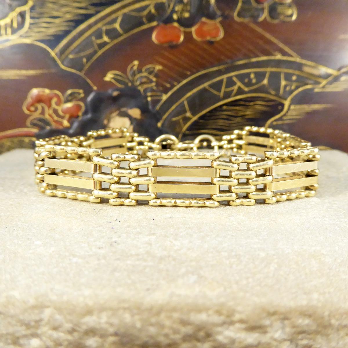 Edwardian C1983 Yellow Gold Gate Bracelet with Heart Lock Clasp and Safety Chain