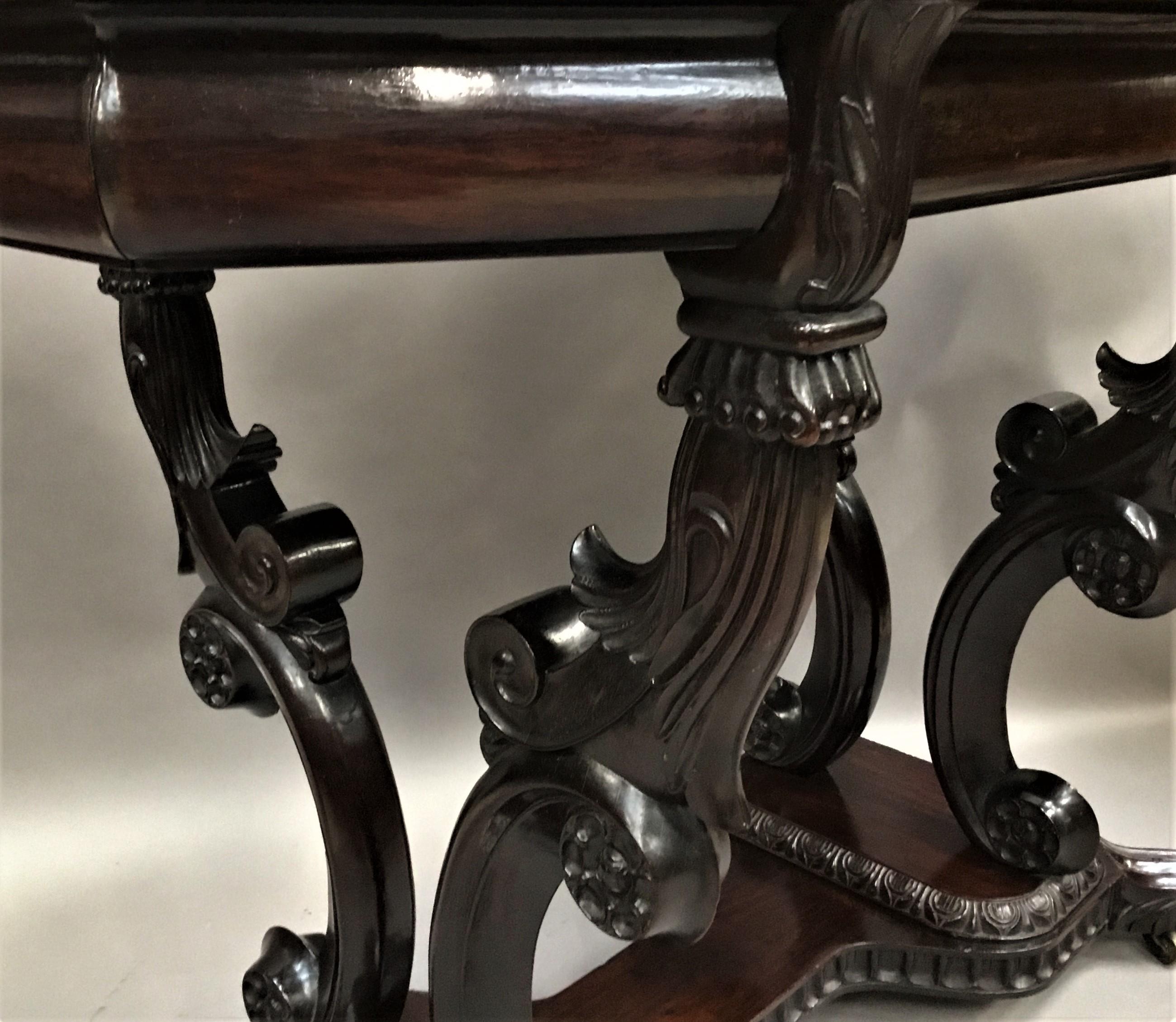 19th Century Anglo Indian Padouk and Marble Centre Table, Ceylonese For Sale 3