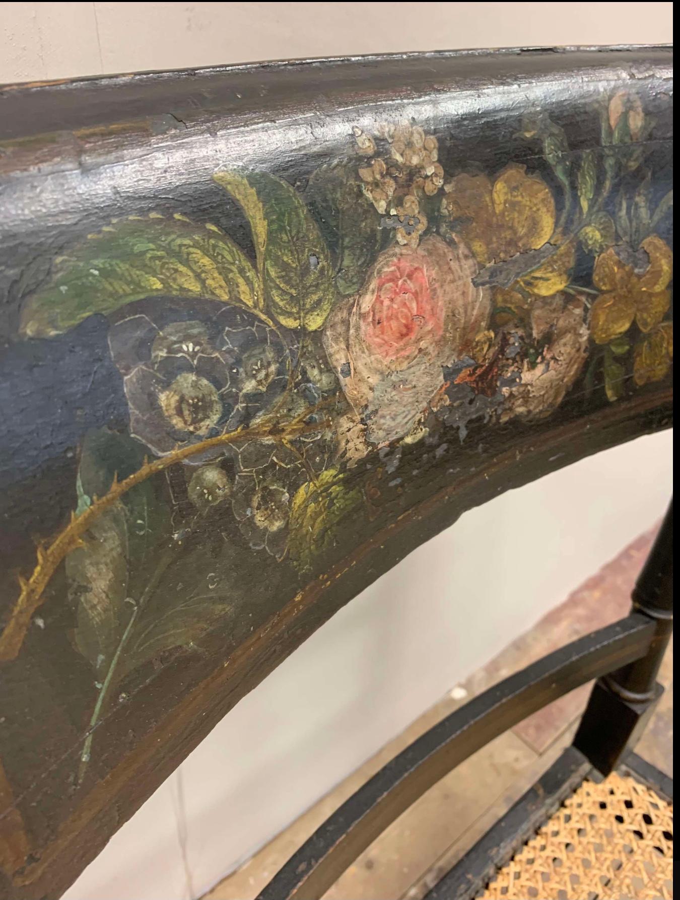 C19th Century painted chair with flower decoration In Good Condition For Sale In London, GB