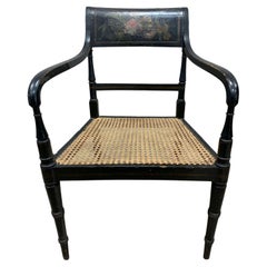 Silla pintada del siglo XIX con decoración floral