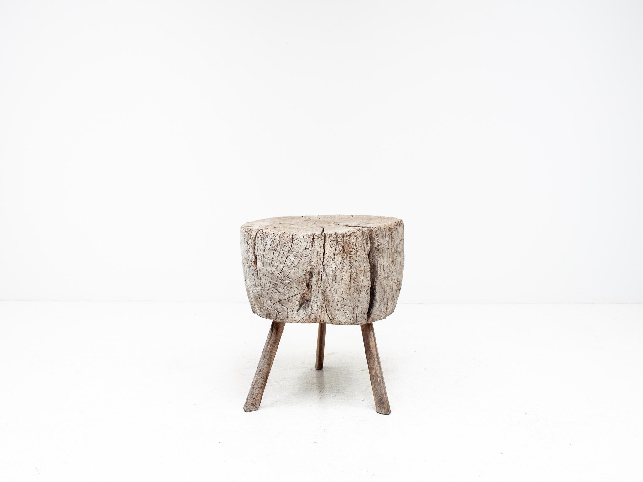 Rustikaler Eichenholz-Tisch/Konsole auf drei Beinen aus dem 19. Jahrhundert, England. im Zustand „Gut“ im Angebot in London Road, Baldock, Hertfordshire