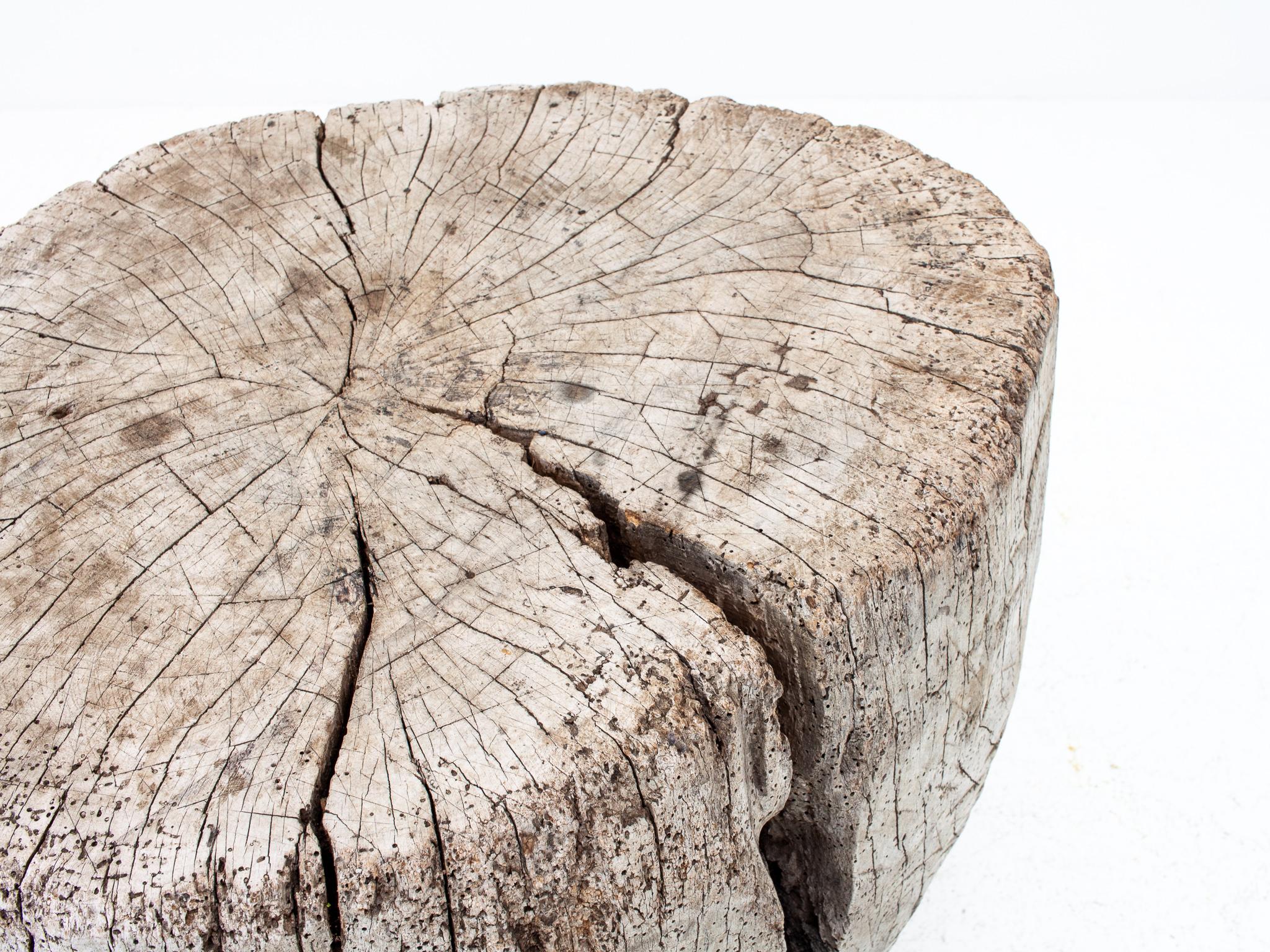 Rustikaler Eichenholz-Tisch/Konsole auf drei Beinen aus dem 19. Jahrhundert, England. im Angebot 1