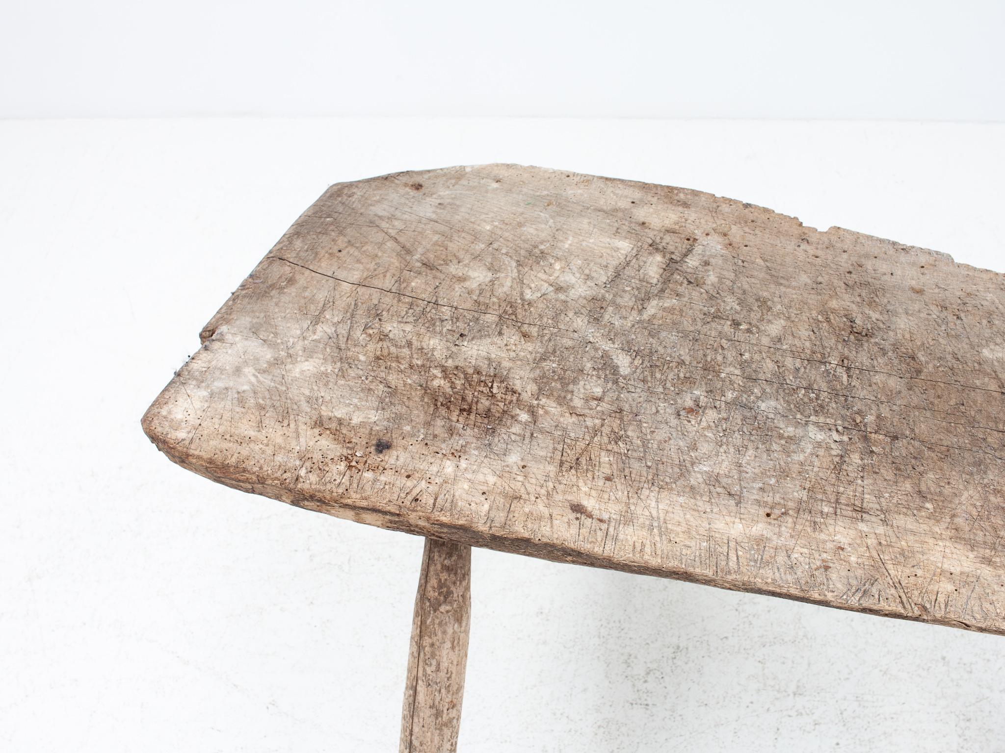 Rustikaler Eichenholztisch/Konsole auf drei Beinen aus dem 19. Jahrhundert, England. im Angebot 2
