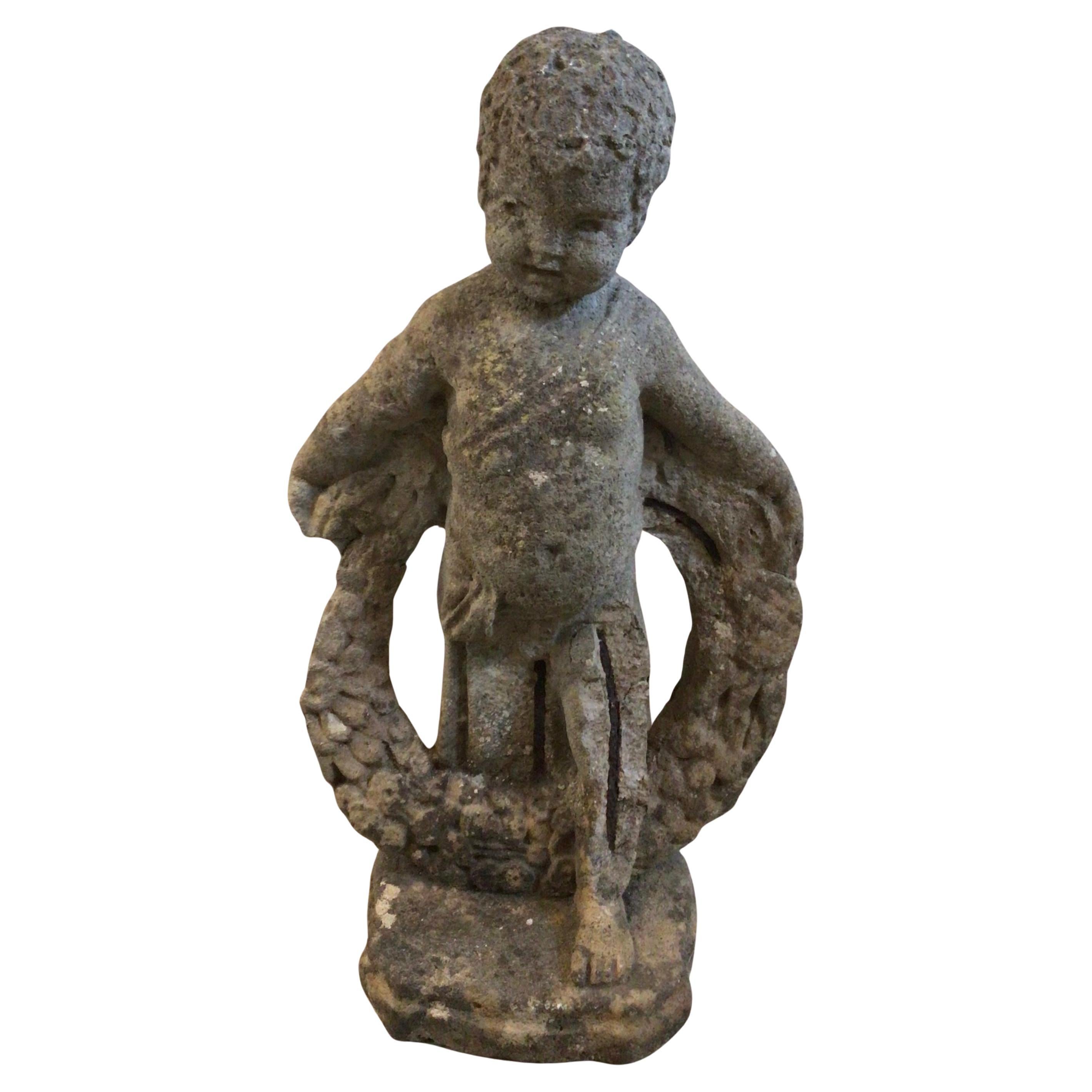 Putti in pietra del XIX secolo con corona di fiori in vendita