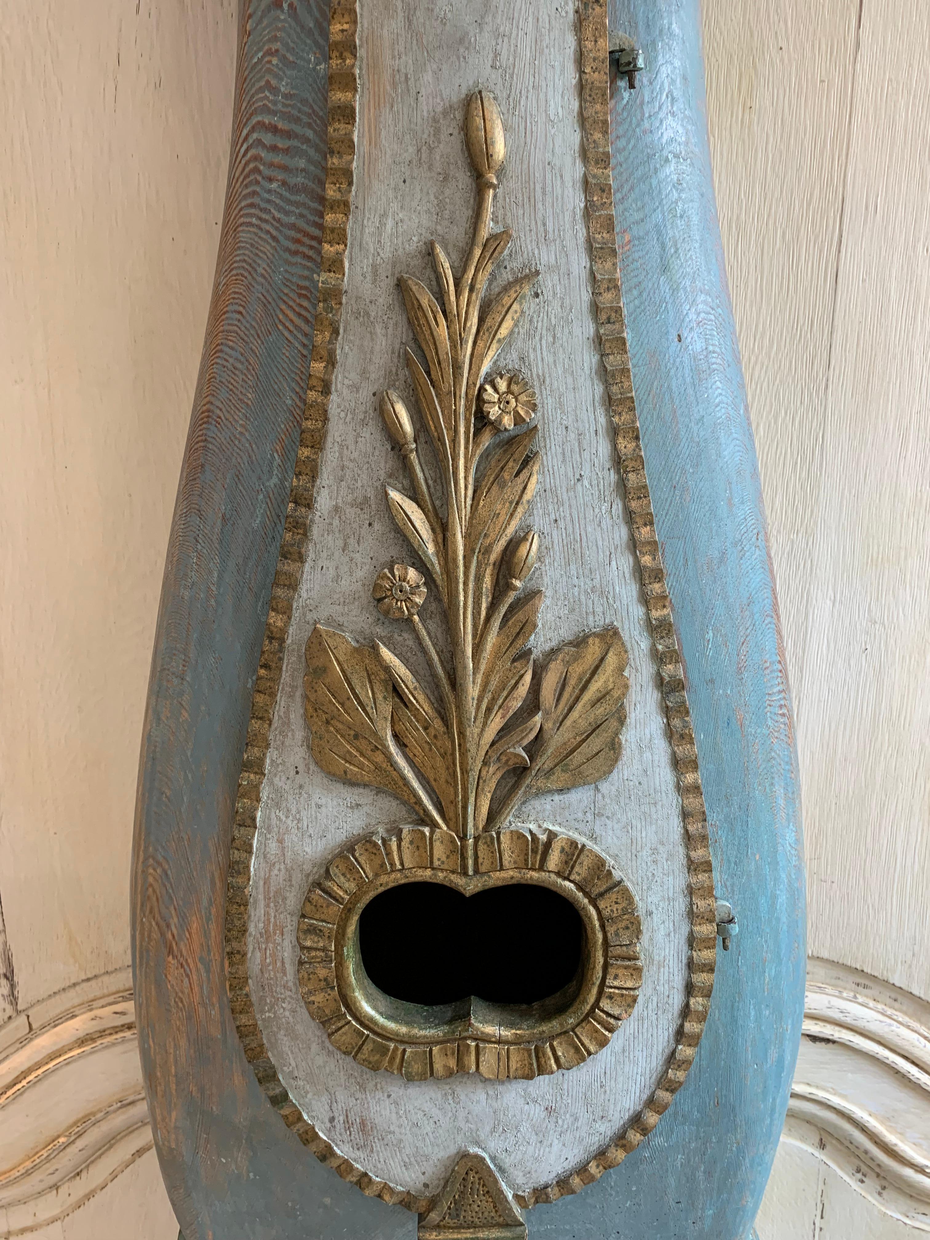 C19th Century Swedish long case clock with gilded decoration and original paint For Sale 4