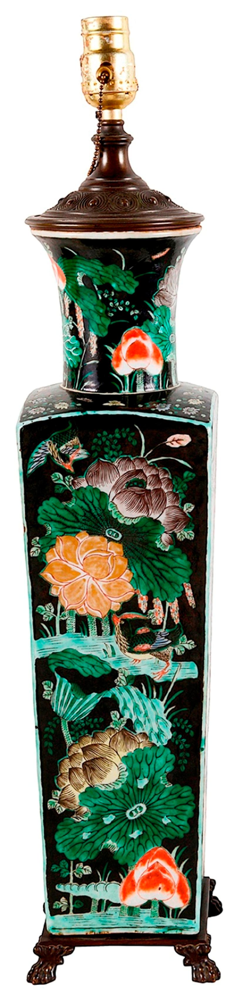 Exportation chinoise Vase/Lampe chinoise du 19ème siècle en porcelaine Famille Noire en vente