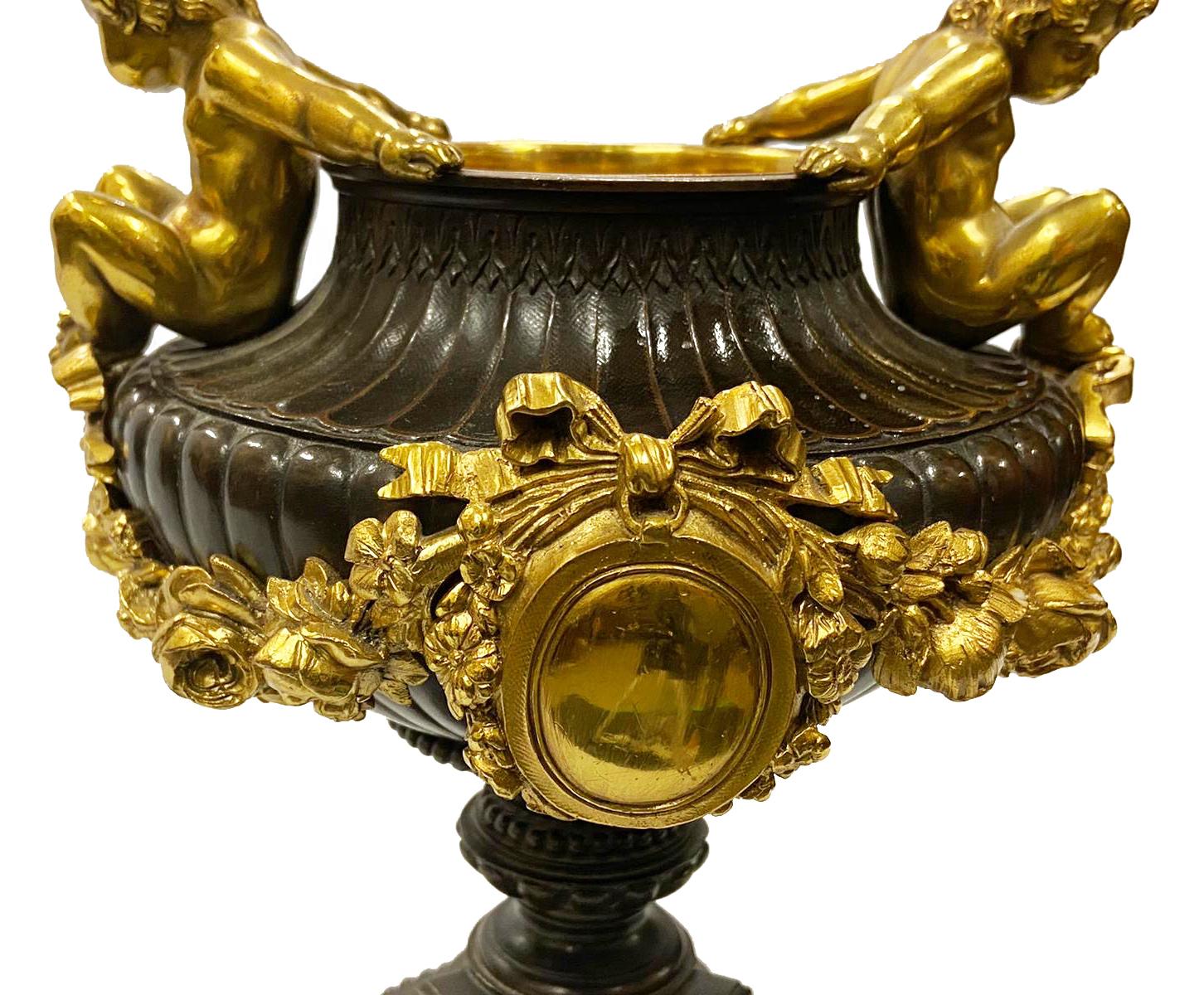 French 19th Century Classical Bronze Urn