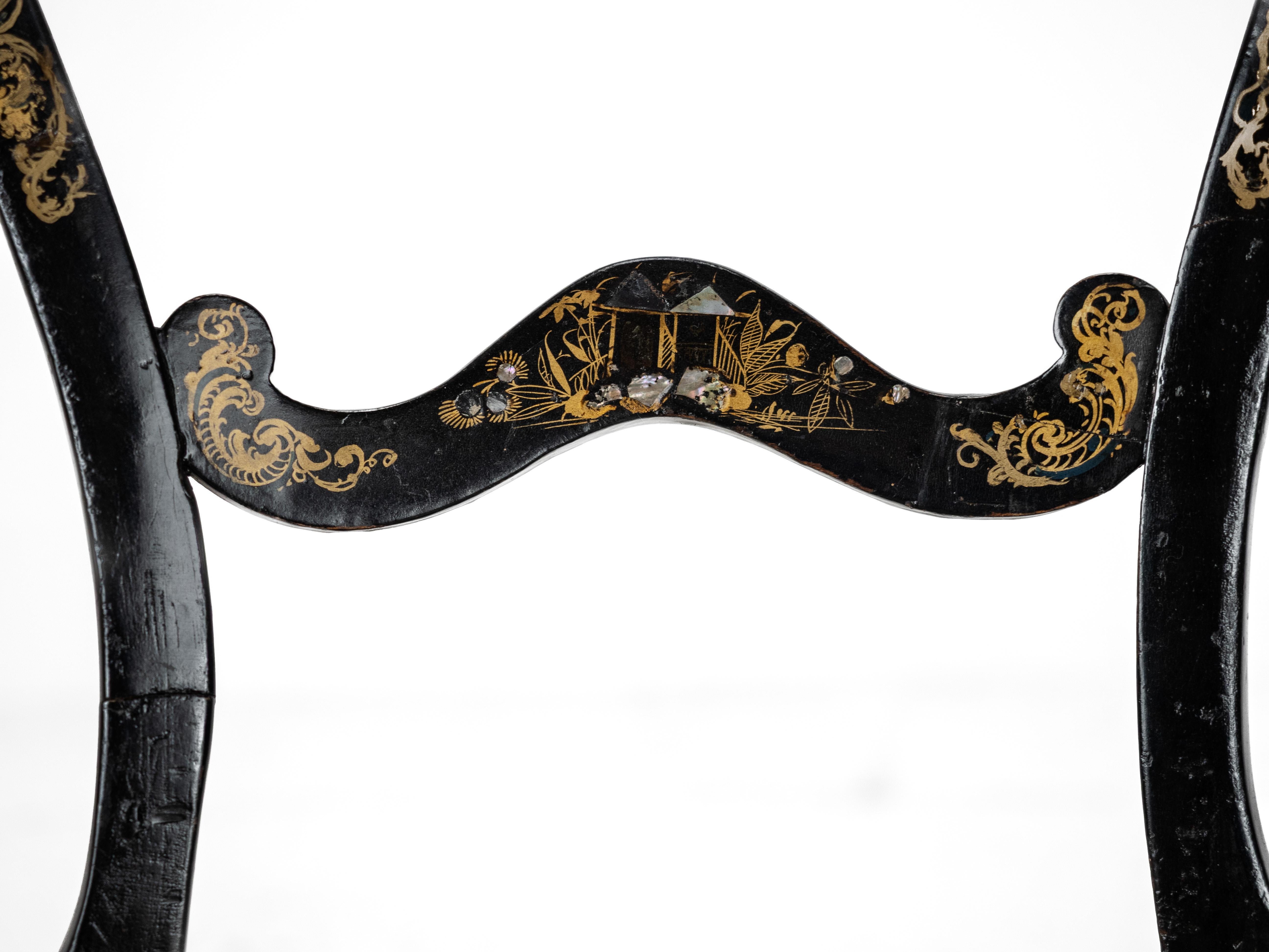 C.19. Ebonisierter Chinoiserie-Stuhl mit Perlmutt-Intarsien und paketvergoldetem Dekor im Angebot 5