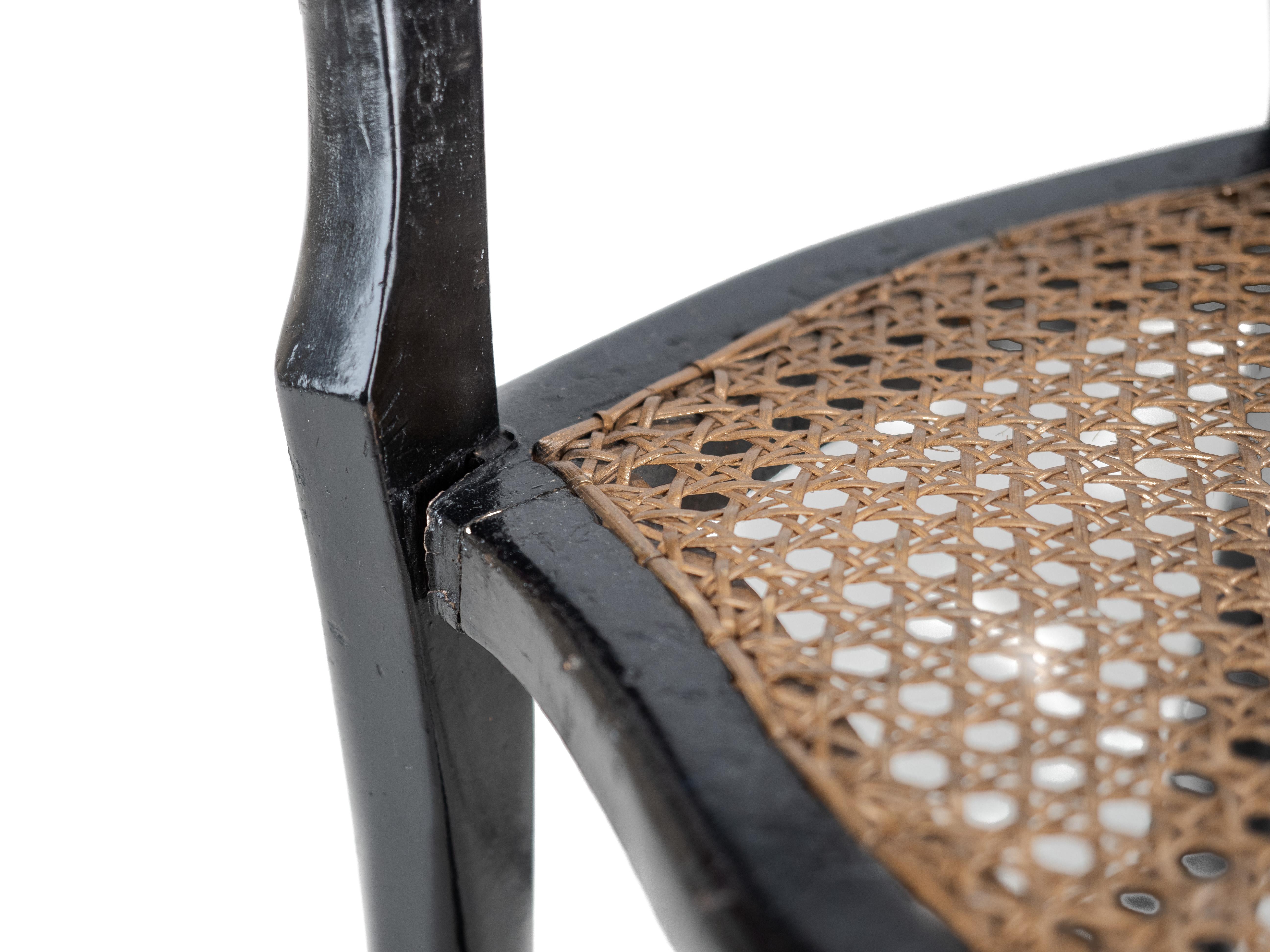 C.19. Ebonisierter Chinoiserie-Stuhl mit Perlmutt-Intarsien und paketvergoldetem Dekor im Angebot 8