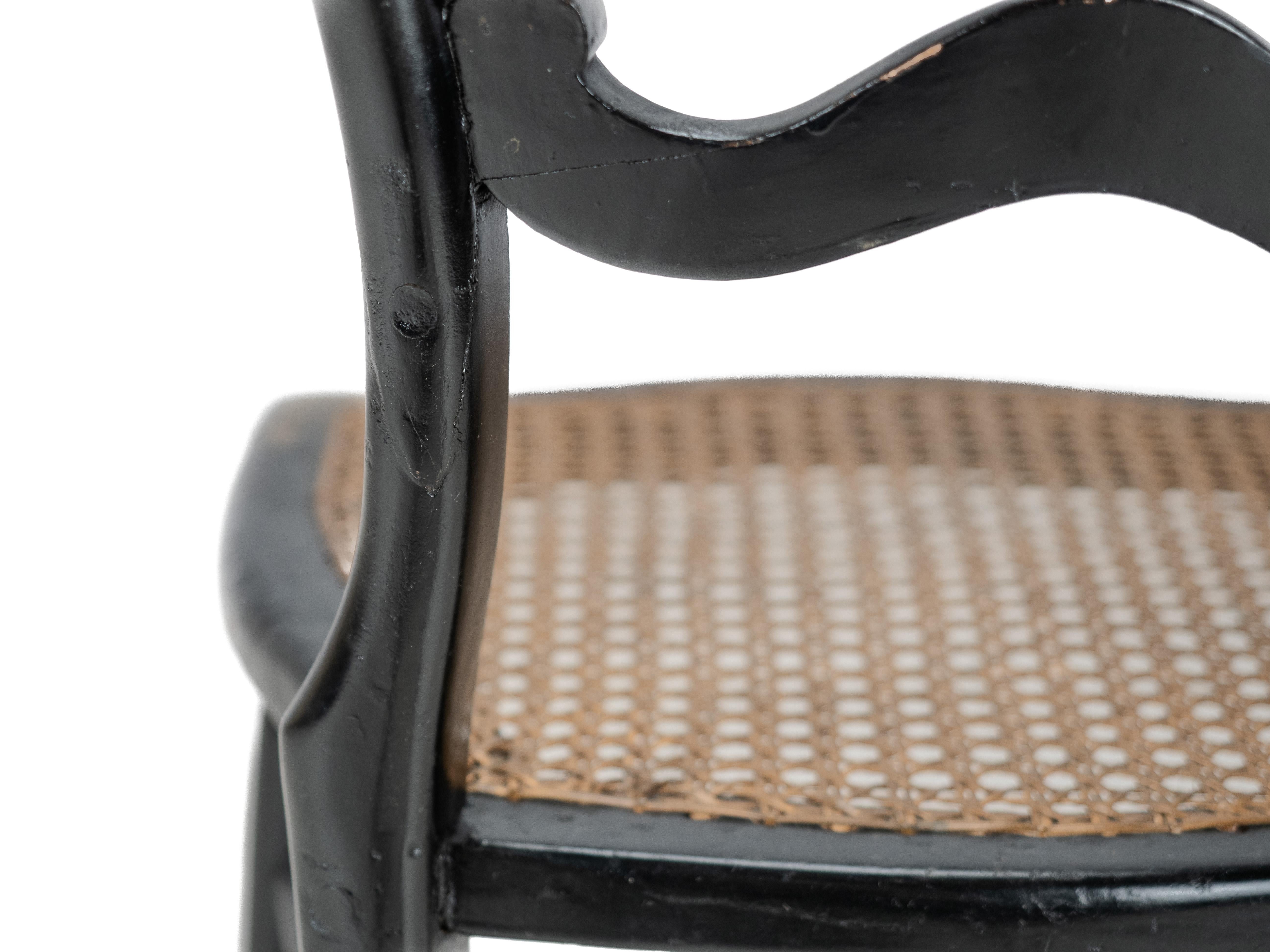 C.19. Ebonisierter Chinoiserie-Stuhl mit Perlmutt-Intarsien und paketvergoldetem Dekor im Angebot 10