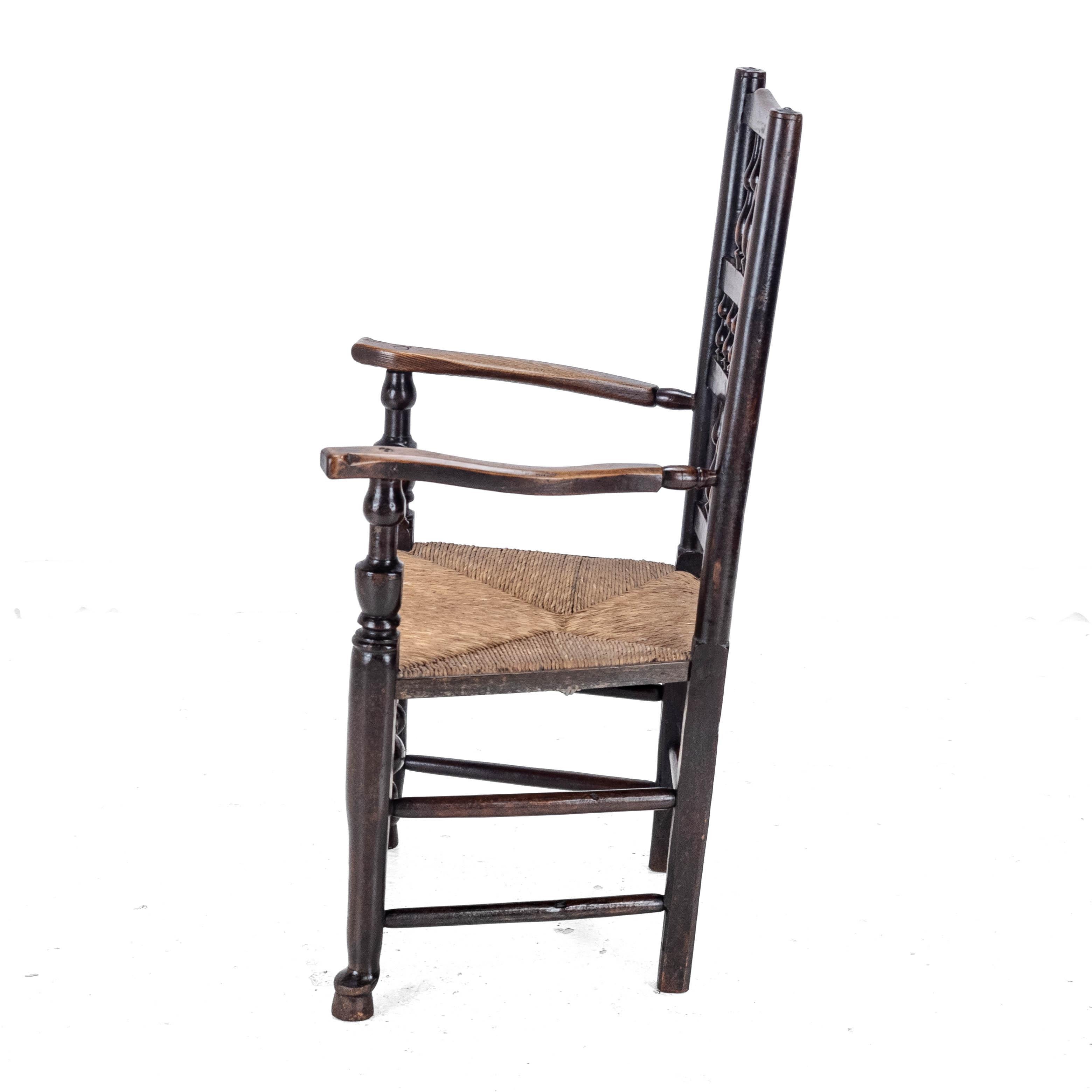 C.19 Olmo y Fresno Lancashire Asiento de junco Silla de codo de campo Sillón de tallista en Bueno estado para la venta en Leeds, GB