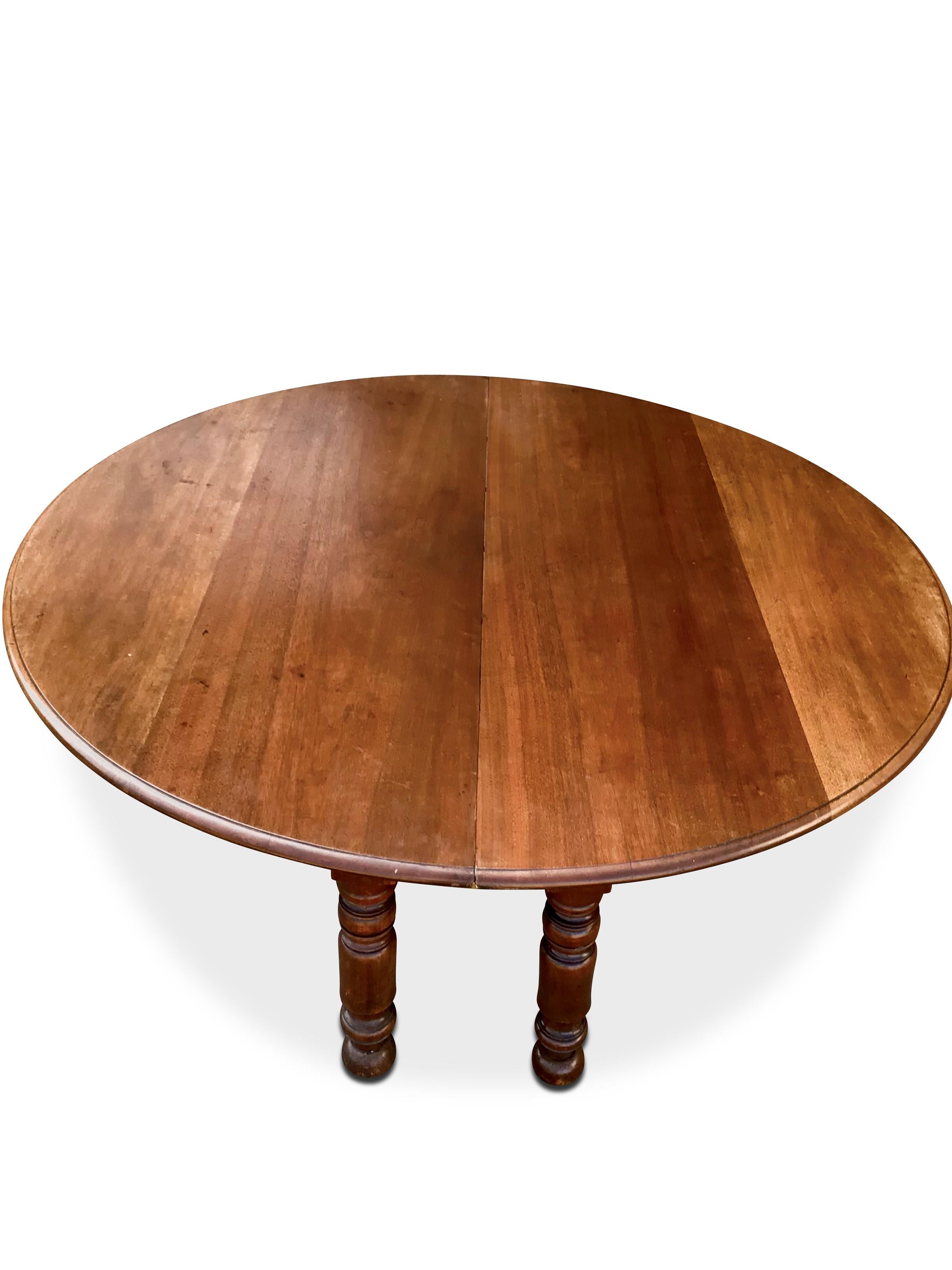Grande table ronde du 19e siècle en vente 1