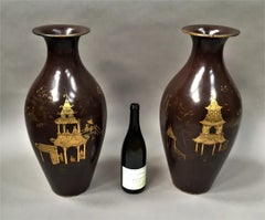 19th Century Pair of Lacquered Papier Mâché Vases by Jennens and Bettridge