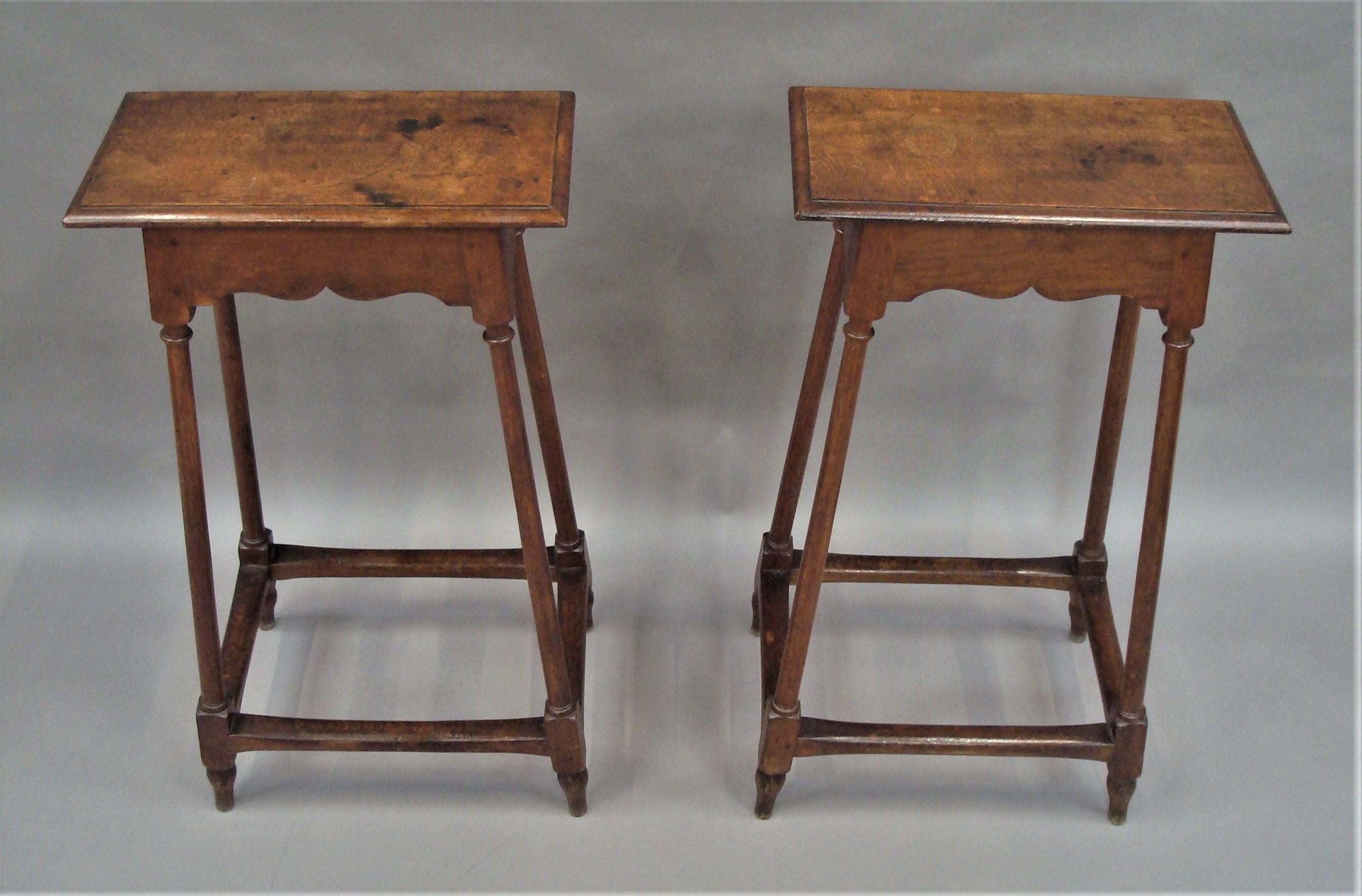19th Century Pair of Oak Tables/Stands im Angebot 3