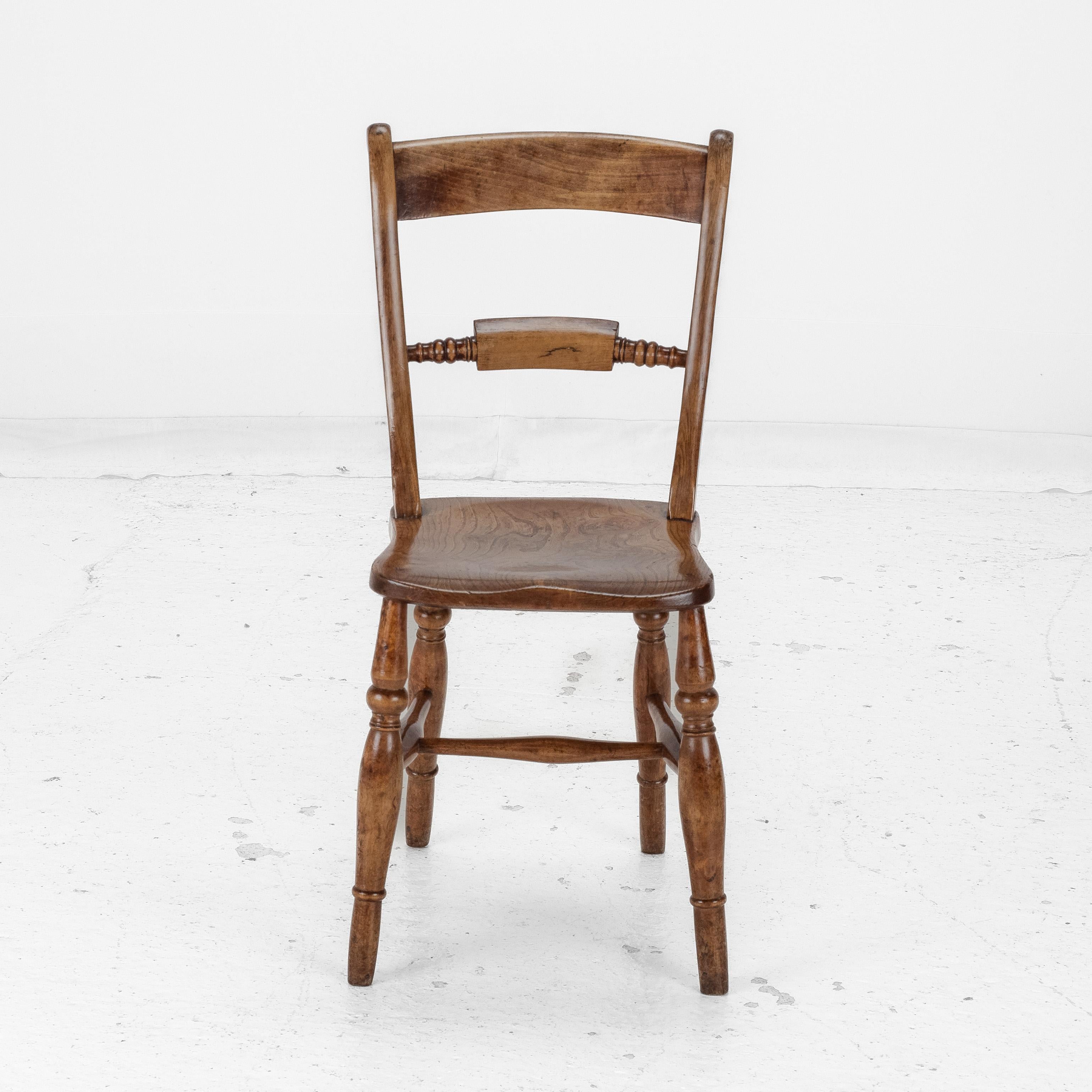 C.19th Set of 6 Elm Ash Beech Windsor Farmhouse Kitchen Dining Chairs and Carver For Sale 3