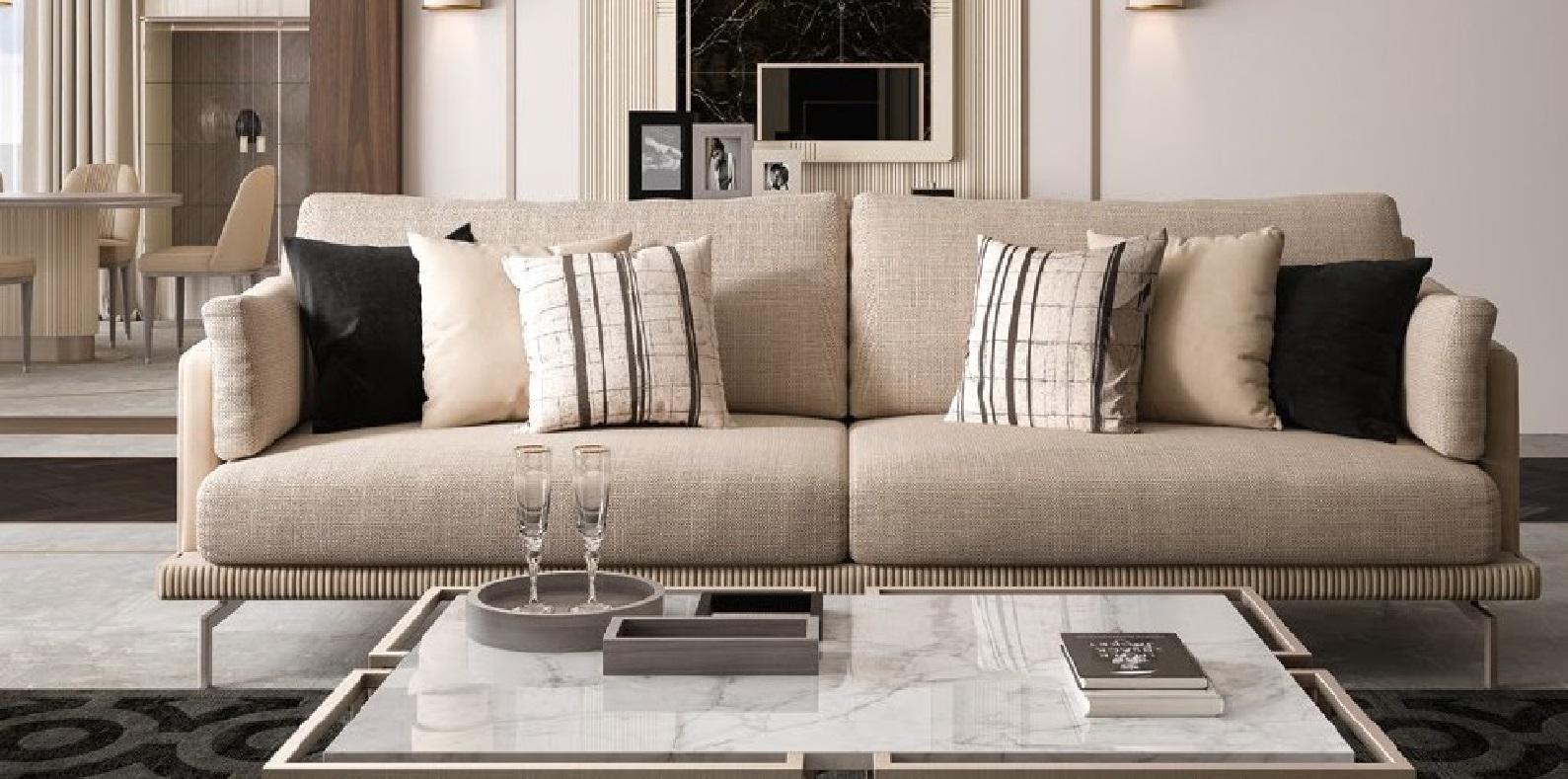 Disponible en distintos tamaños, el sofá Cocoon, con su forma moderna y acogedora, es perfecto para cualquier ambiente.
La estructura realizada en nabuk con el típico estampado Cocoon hecho a mano incluye el asiento y los cojines del respaldo.