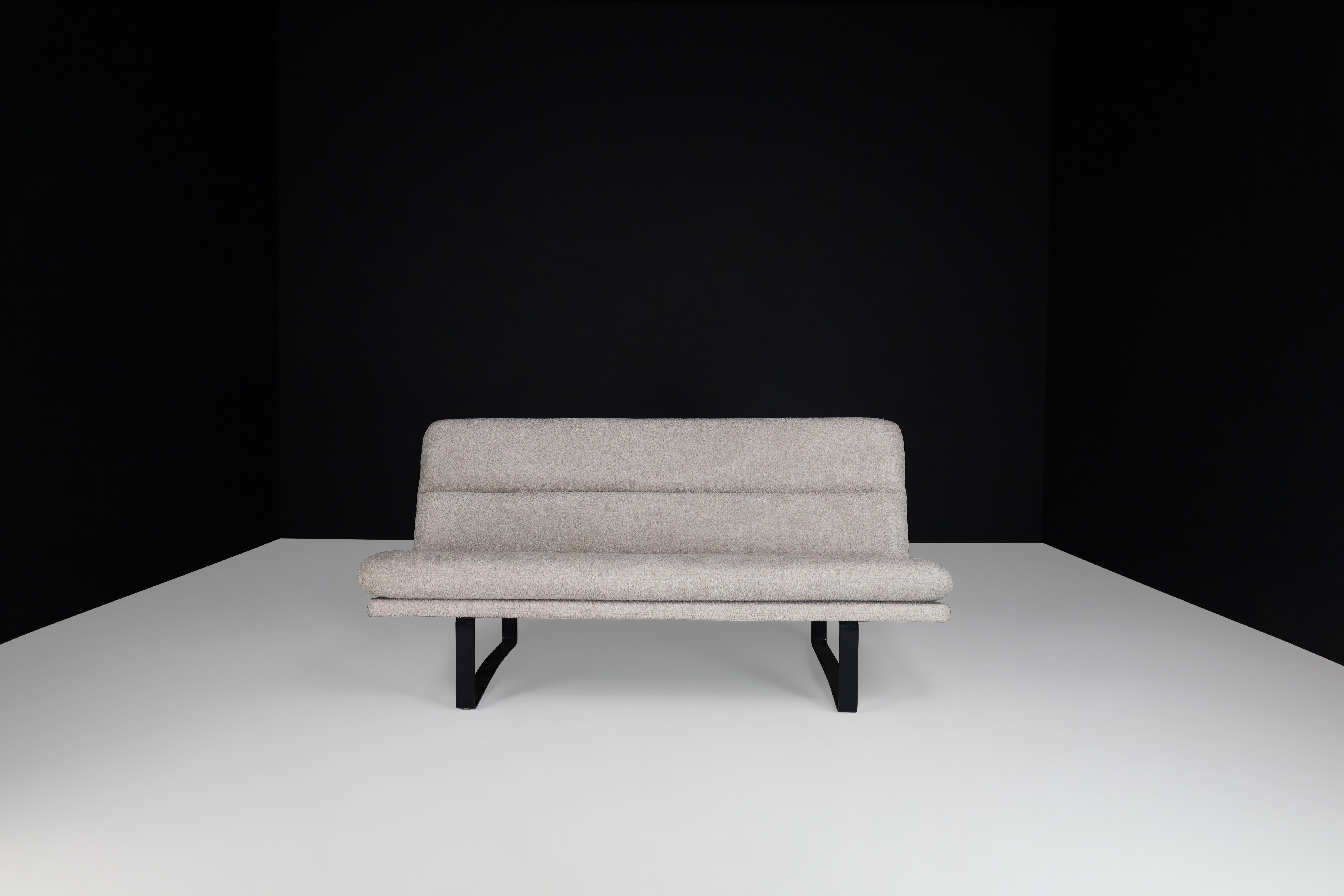 C684 Sofa von Kho Liang Ie für Artifort in Bouclé-Polsterung The Netherlands 1968 im Angebot 4
