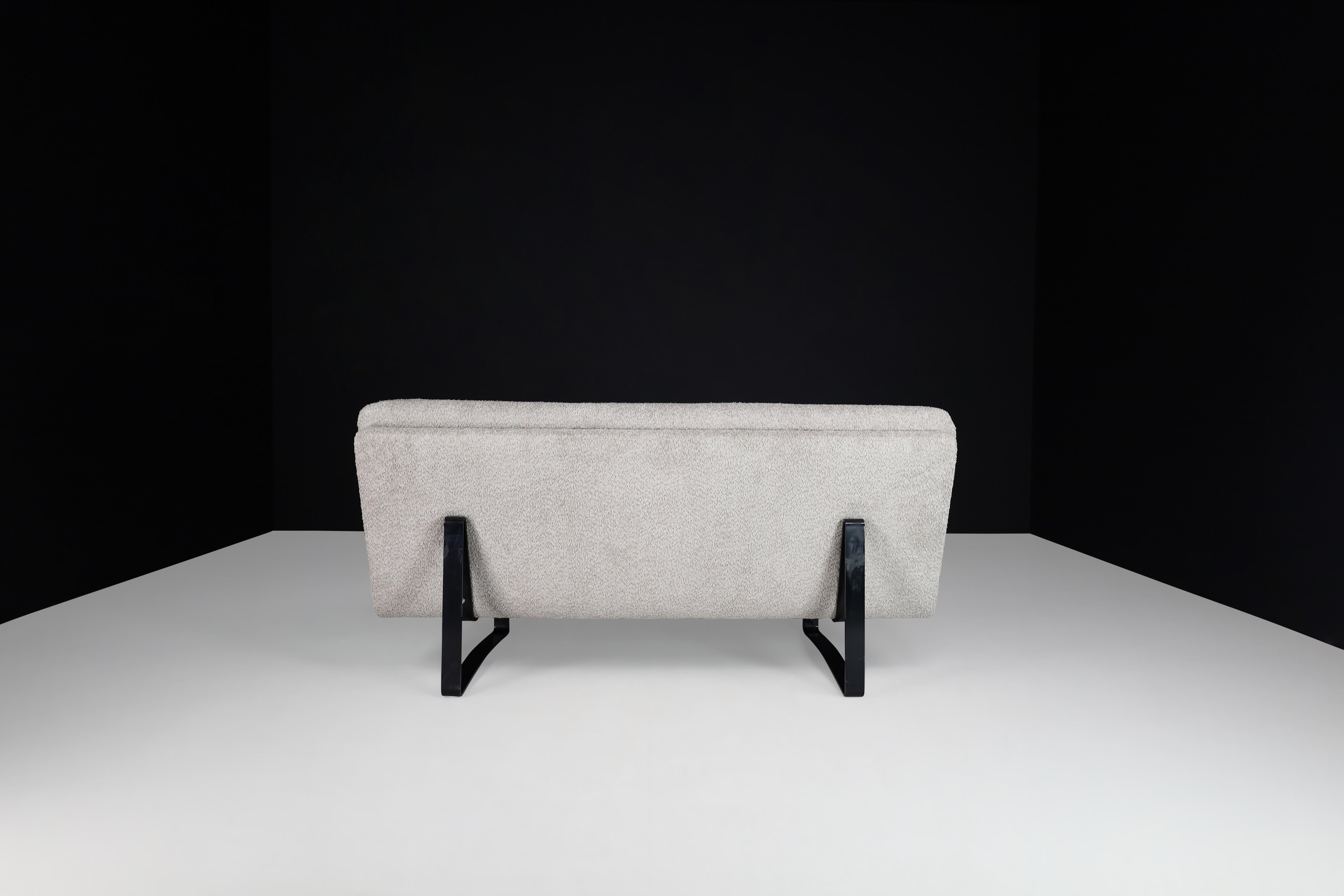 C684 Sofa von Kho Liang Ie für Artifort in Bouclé-Polsterung The Netherlands 1968 (Niederländisch) im Angebot