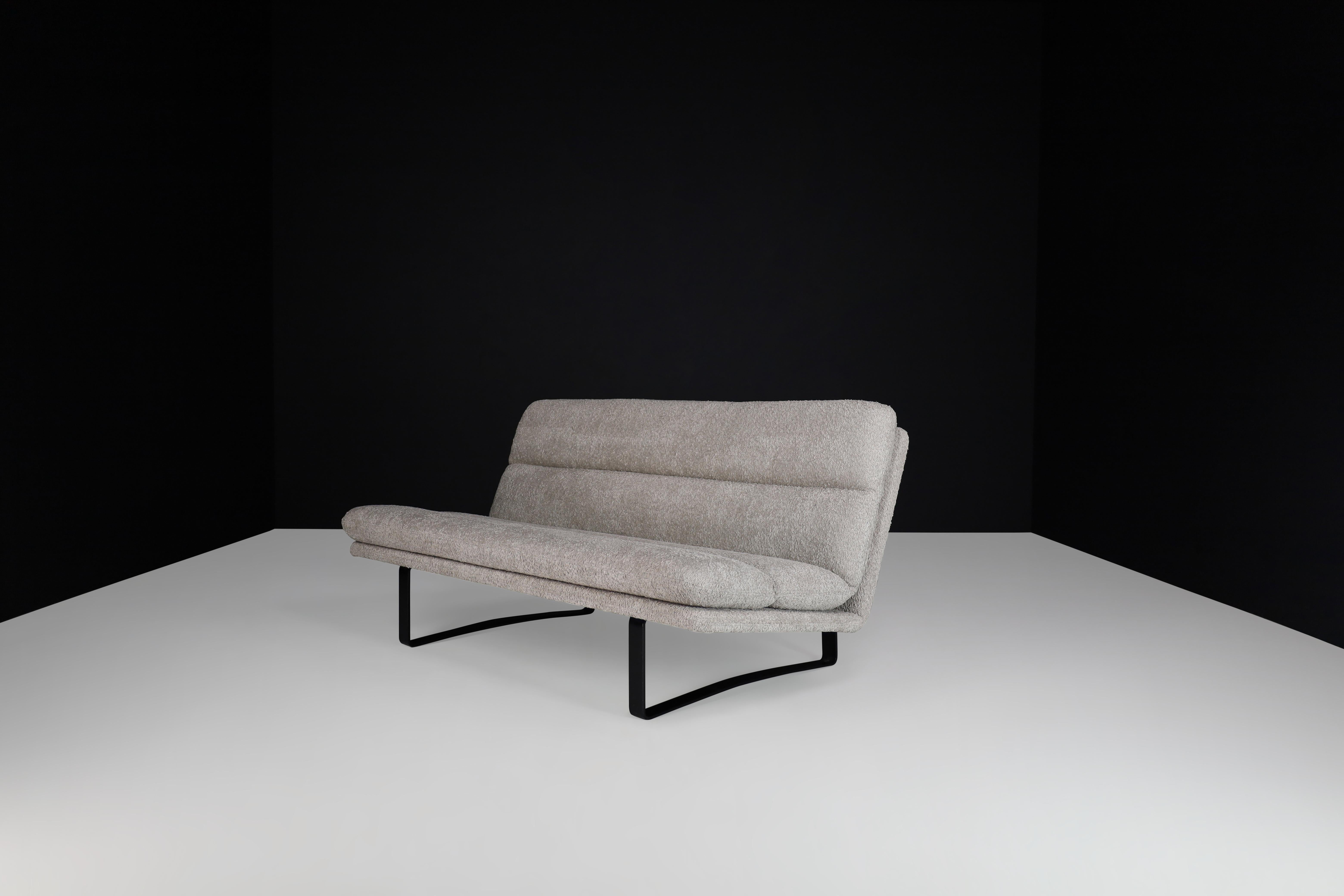 C684 Sofa von Kho Liang Ie für Artifort in Bouclé-Polsterung The Netherlands 1968 im Angebot 2