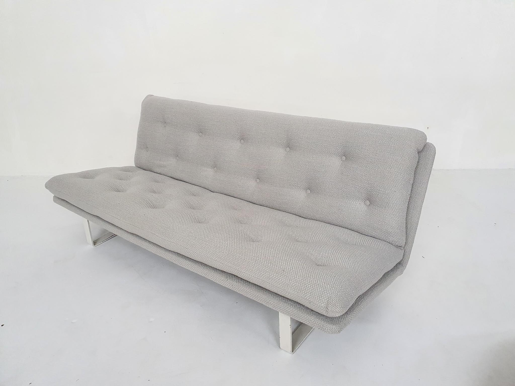 Mid-Century Modern C684 sofa by Kho Liang Ie for Artifort, The Netherlands 1968 For Sale